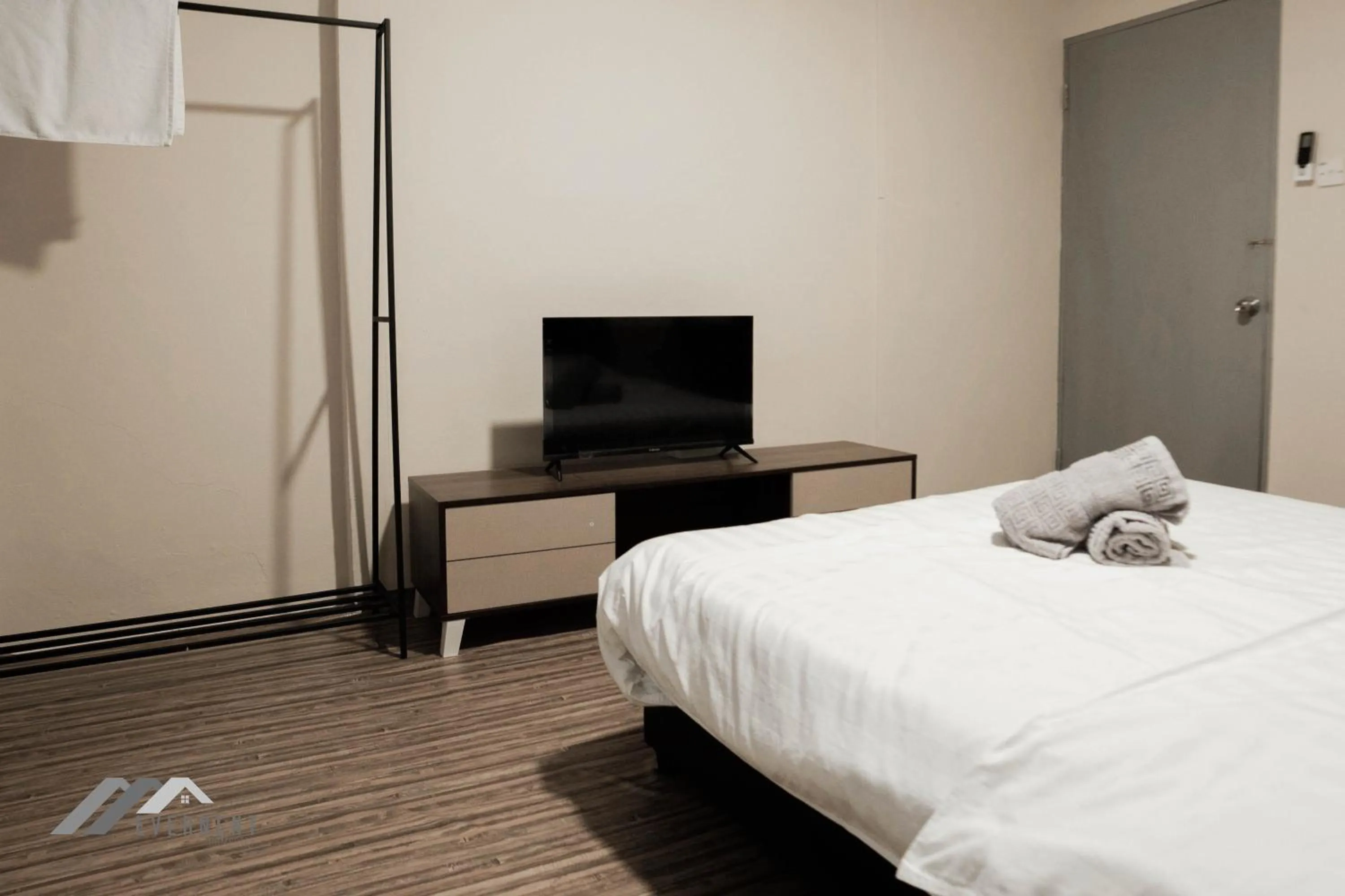 TV and multimedia in Permaisuri Homestay by Evernent