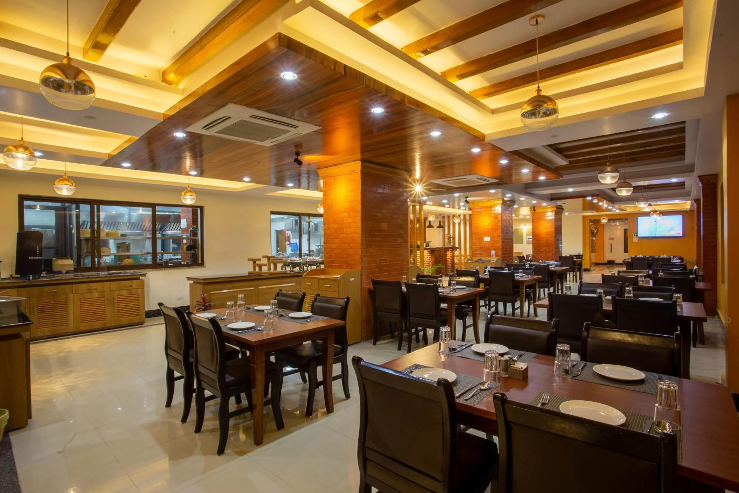 Restaurant/places to eat in Hotel Ghyampe Dada