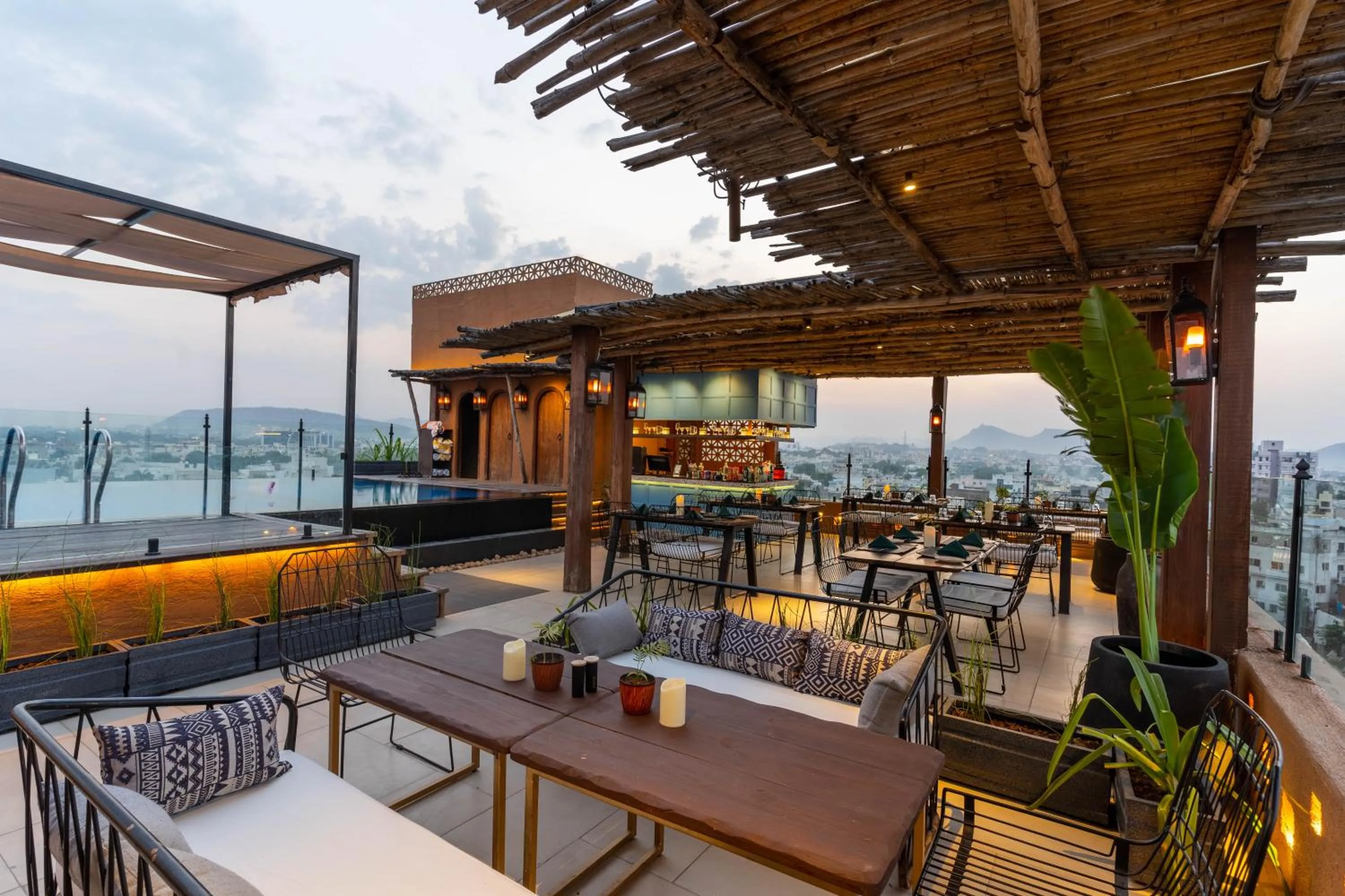 Restaurant/places to eat in Historia Royal