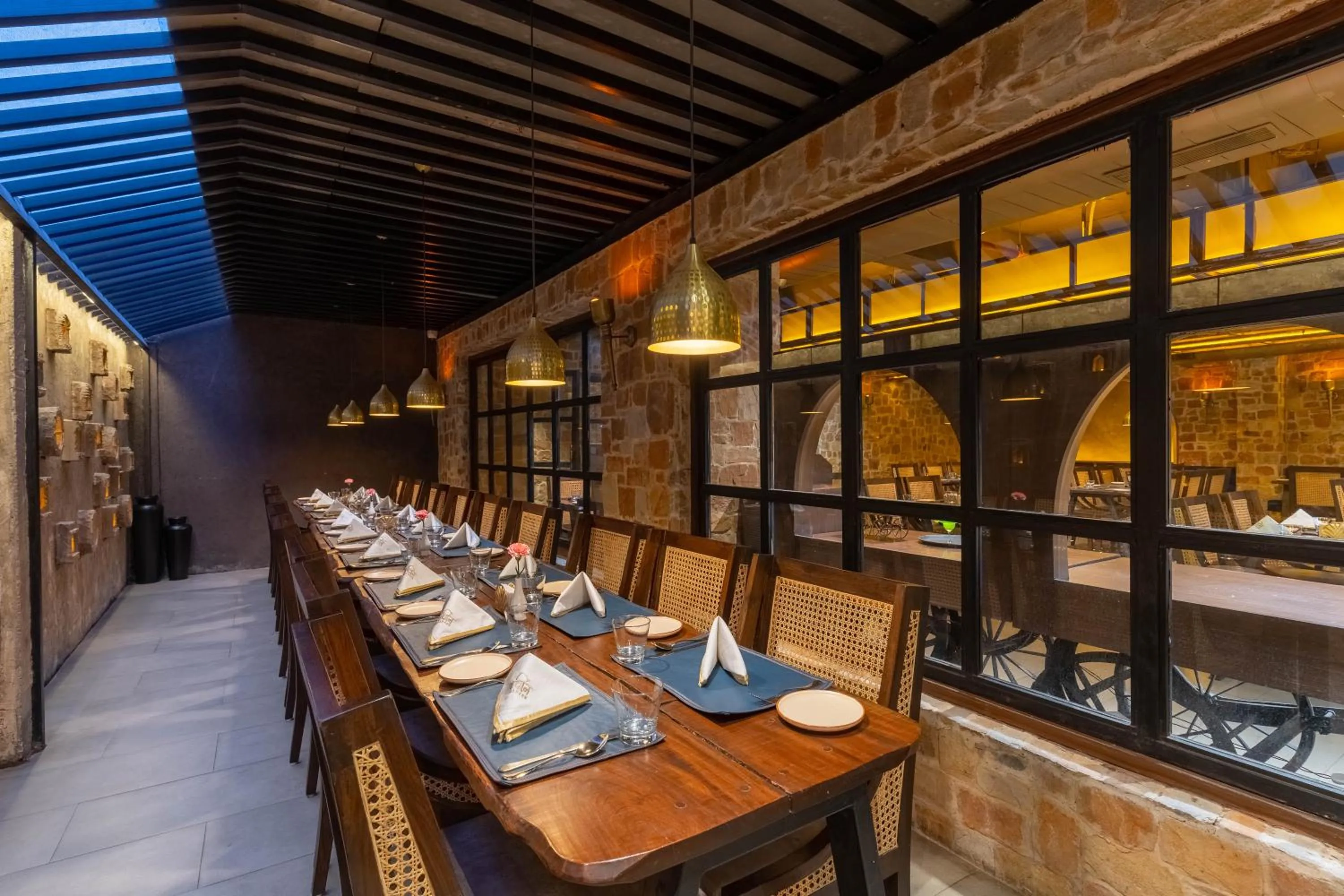 Restaurant/places to eat in Historia Royal