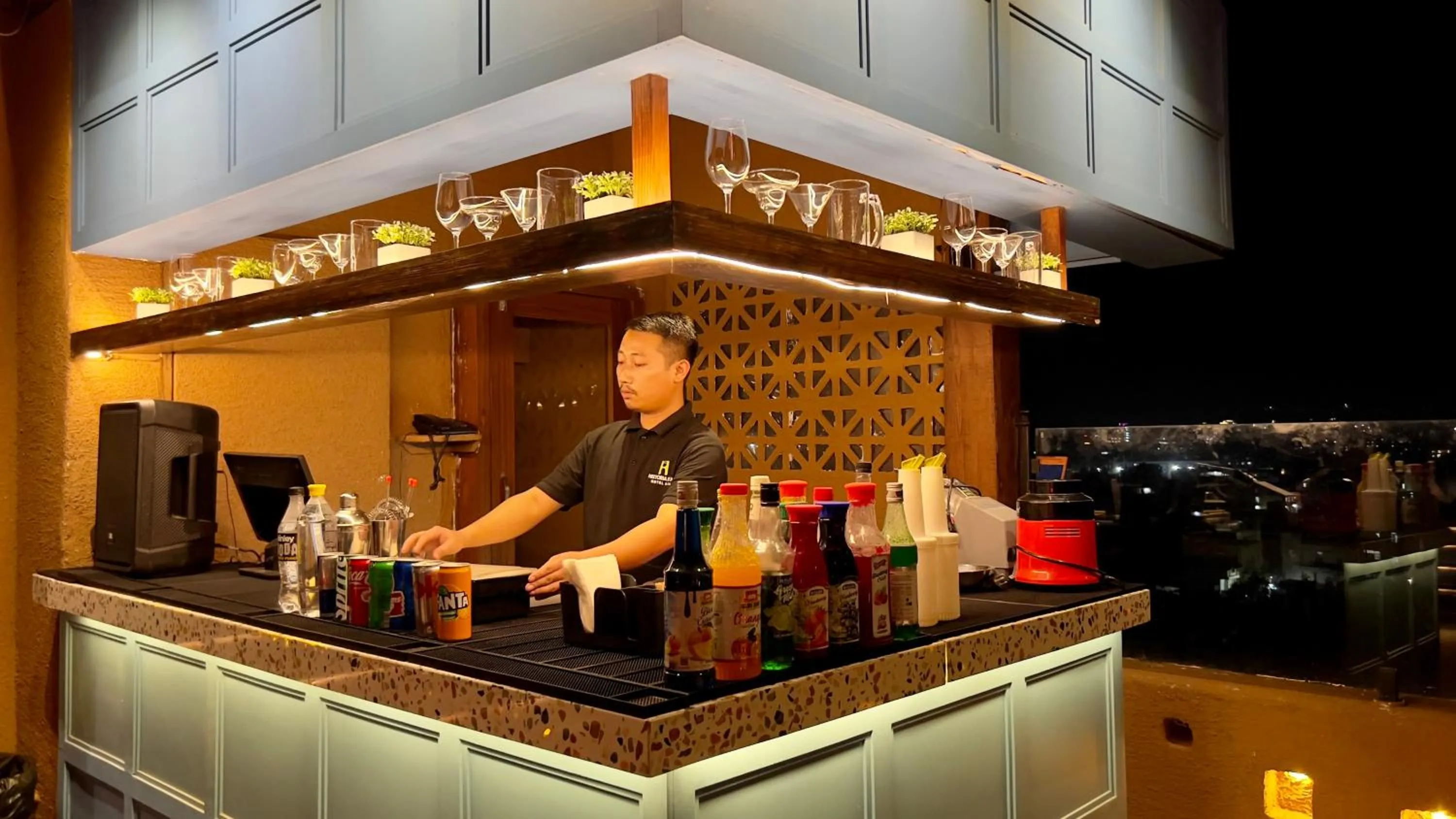 Restaurant/places to eat in Historia Royal