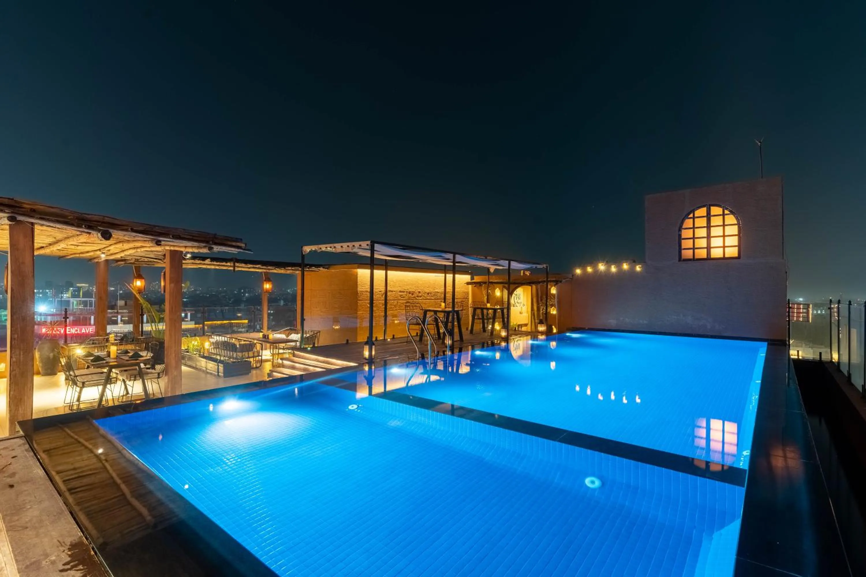 Restaurant/places to eat in Historia Royal