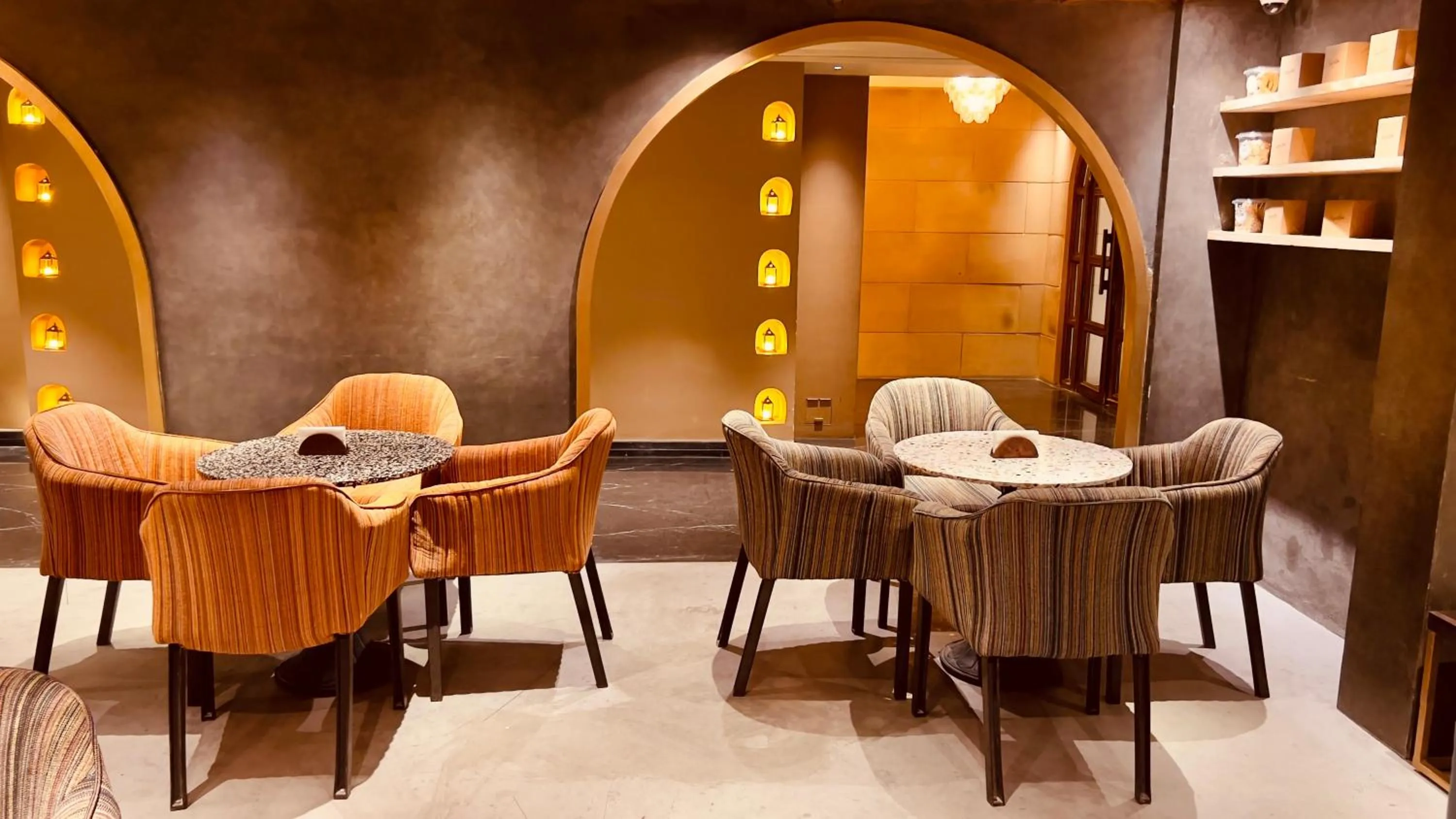 Coffee/tea facilities in Historia Royal