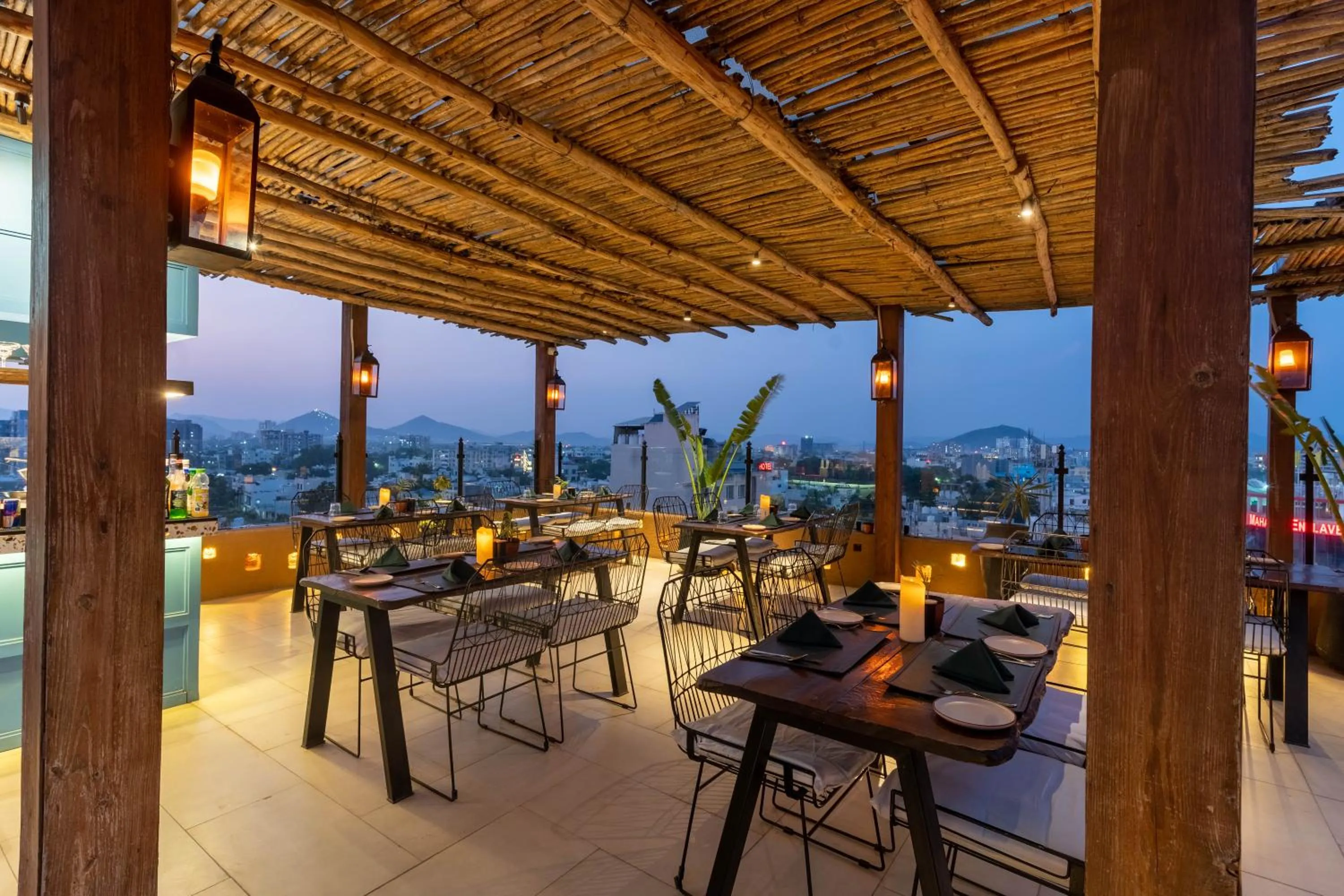 Restaurant/places to eat in Historia Royal