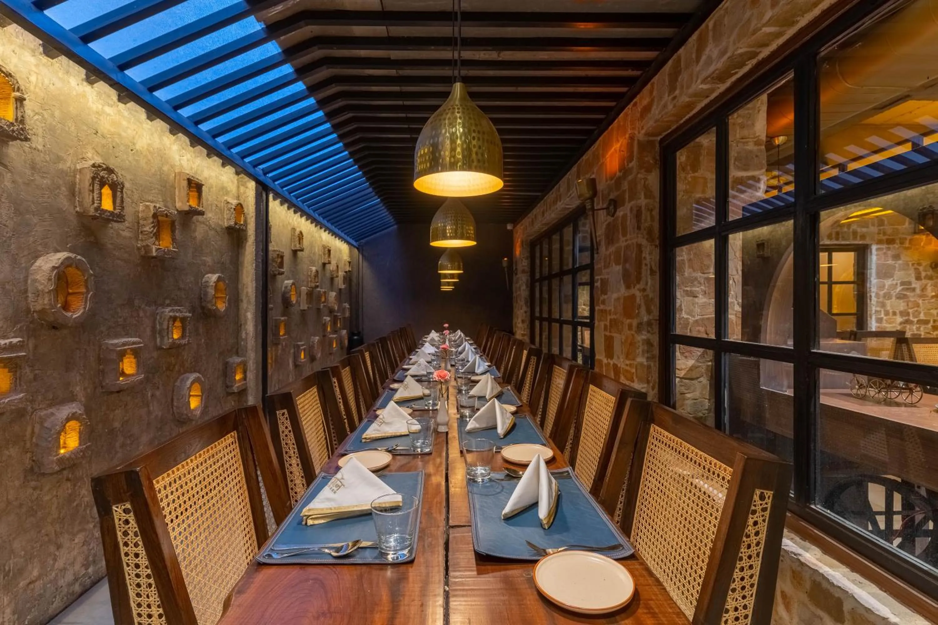 Restaurant/places to eat in Historia Royal