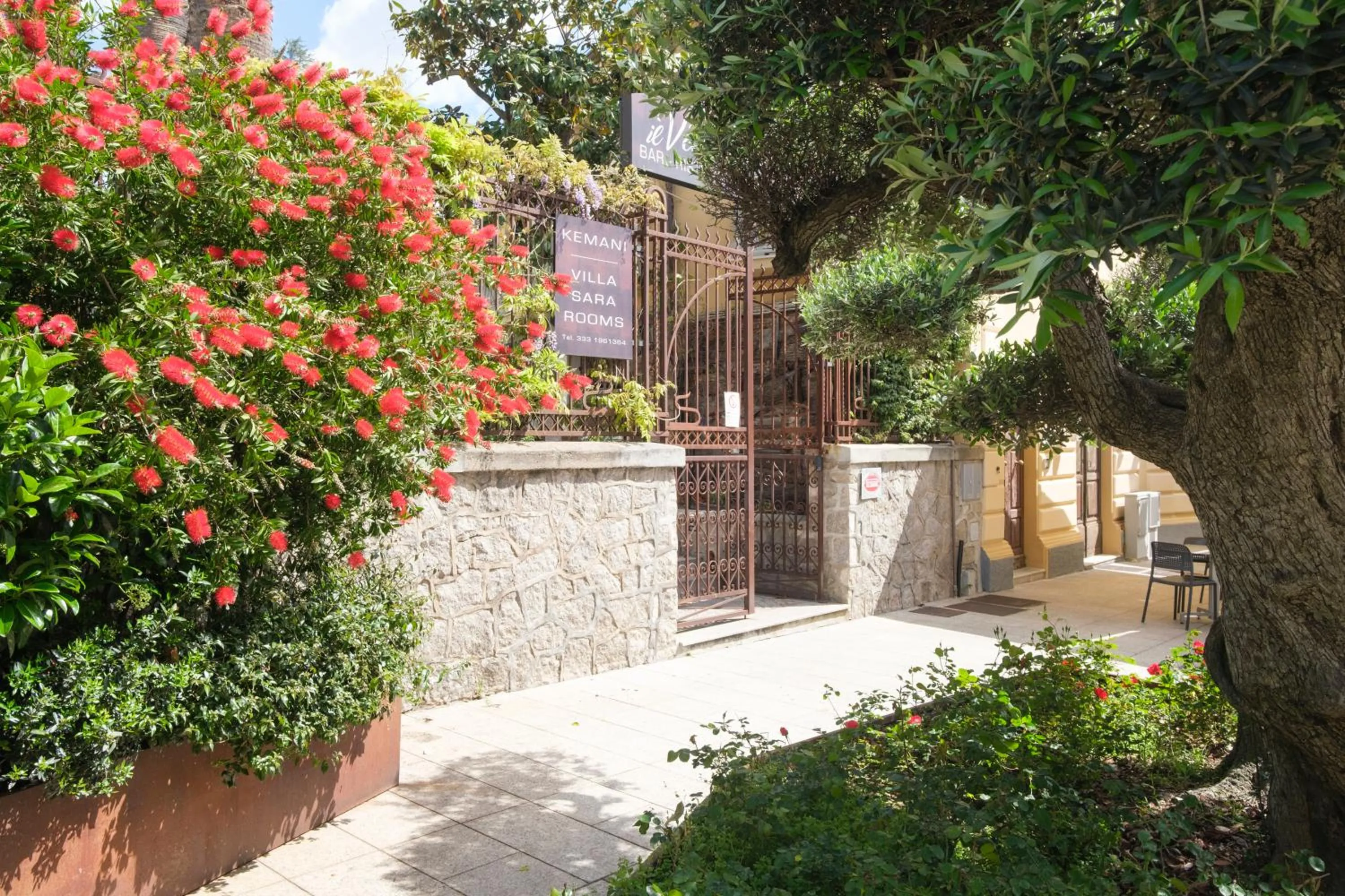 Facade/entrance in Kemani Villa Sara - Boutique Guest House