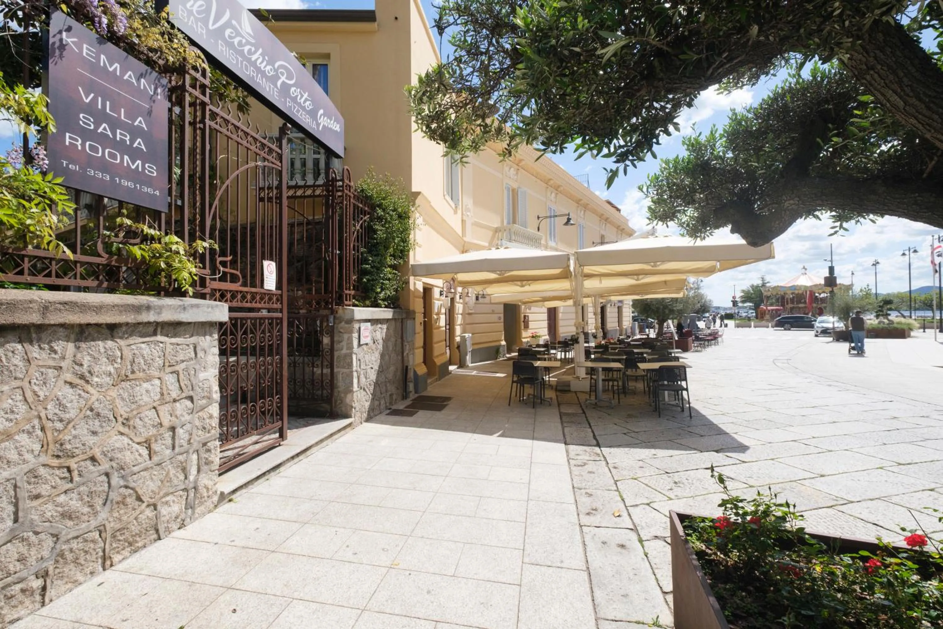Facade/entrance in Kemani Villa Sara - Boutique Guest House