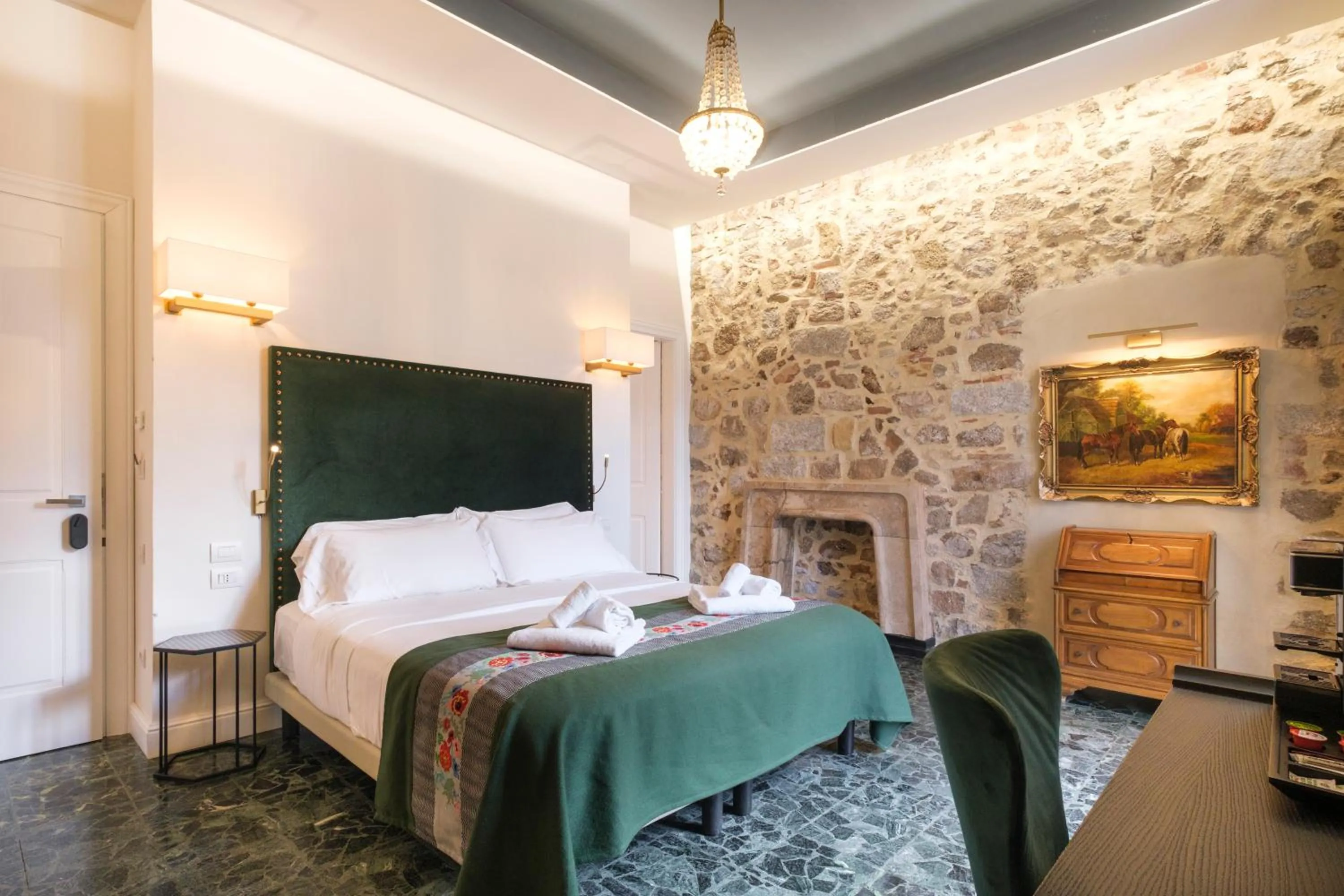 Bedroom, Bed in Kemani Villa Sara - Boutique Guest House