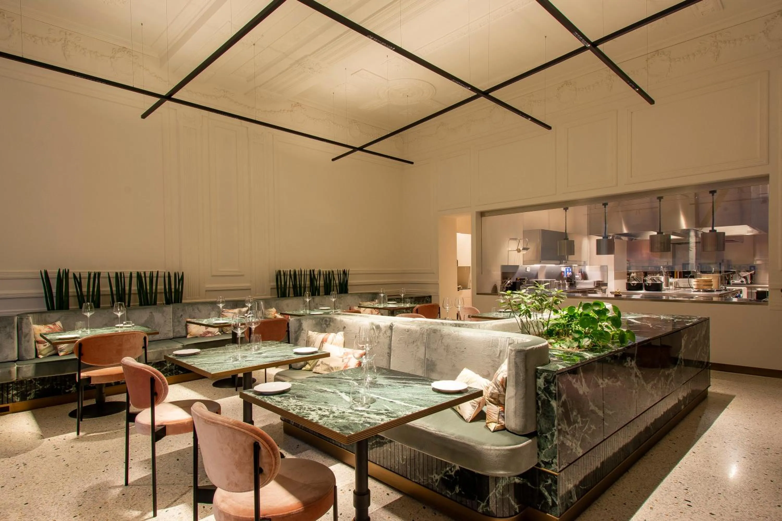 Restaurant/places to eat in Hotel Corona d'Oro 1890