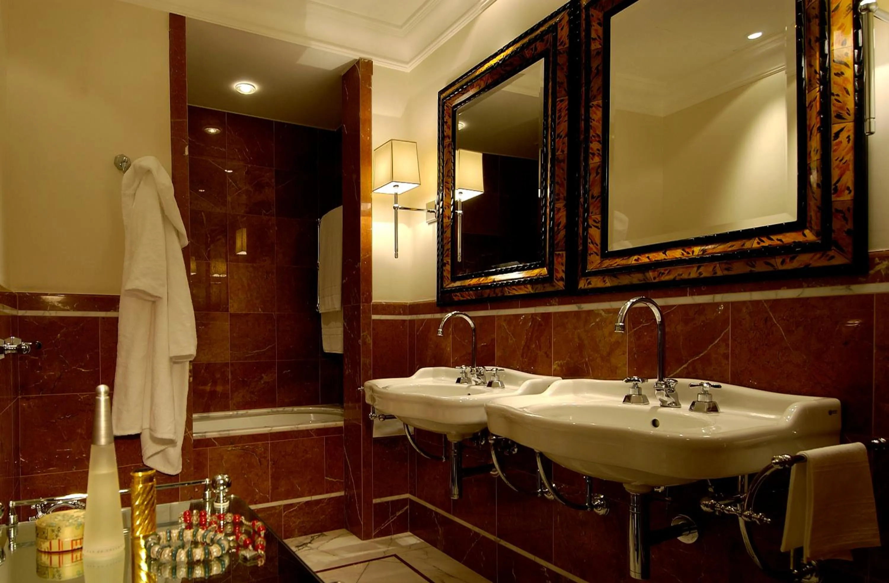 Bathroom in Hotel Corona d'Oro 1890