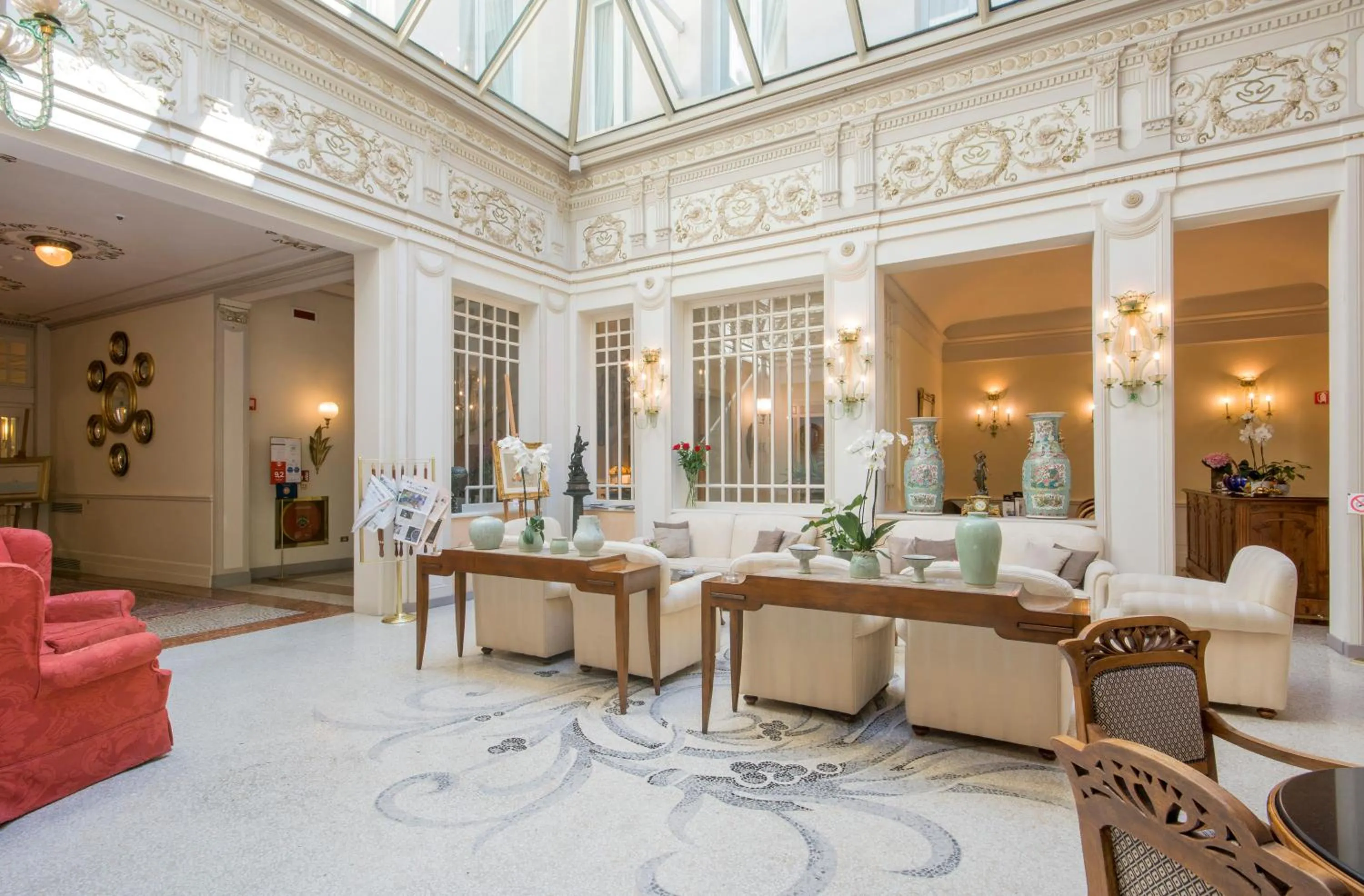 Lobby or reception in Hotel Corona d'Oro 1890