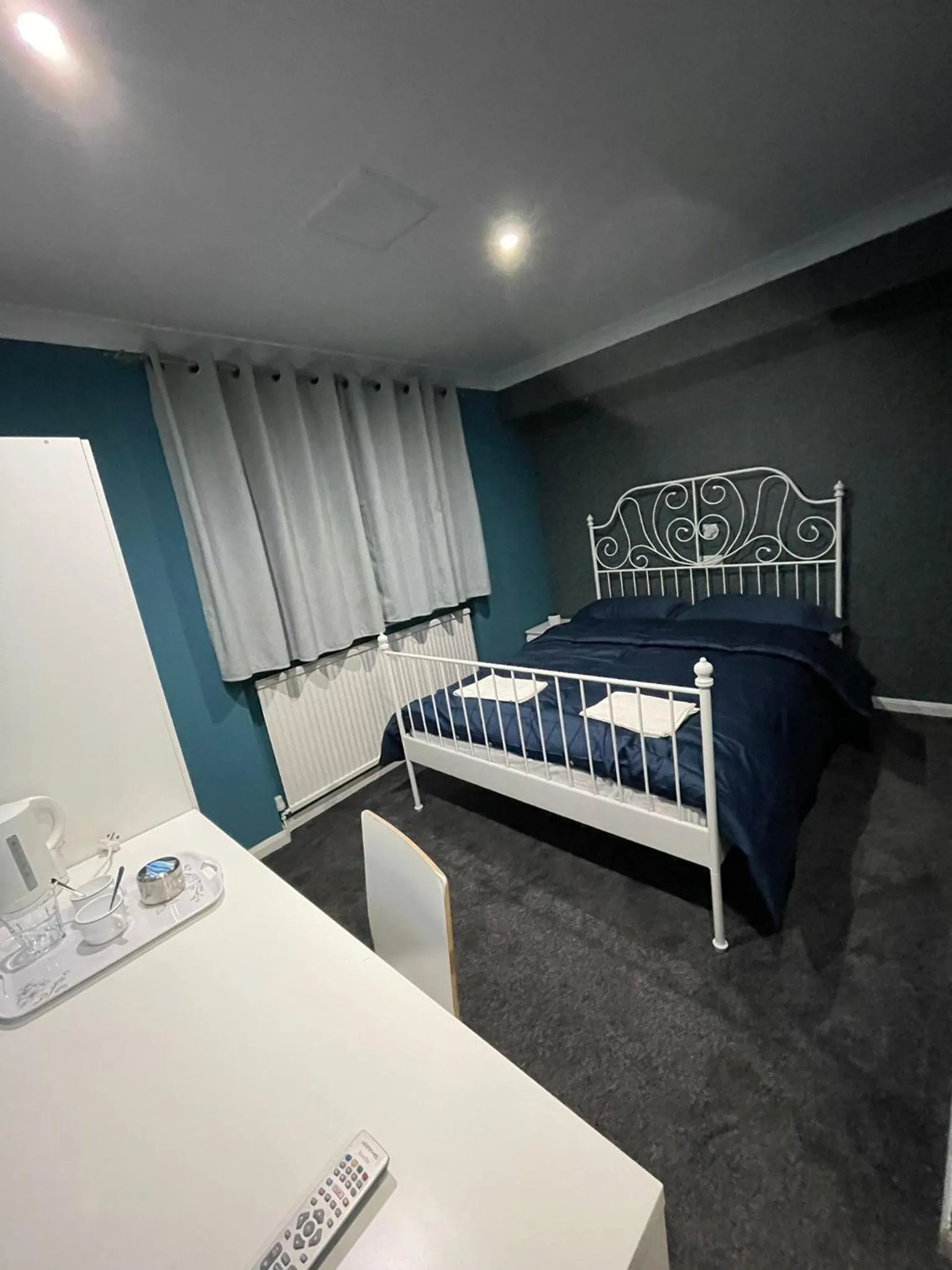 Bedroom, Bed in Cyrus Hotel