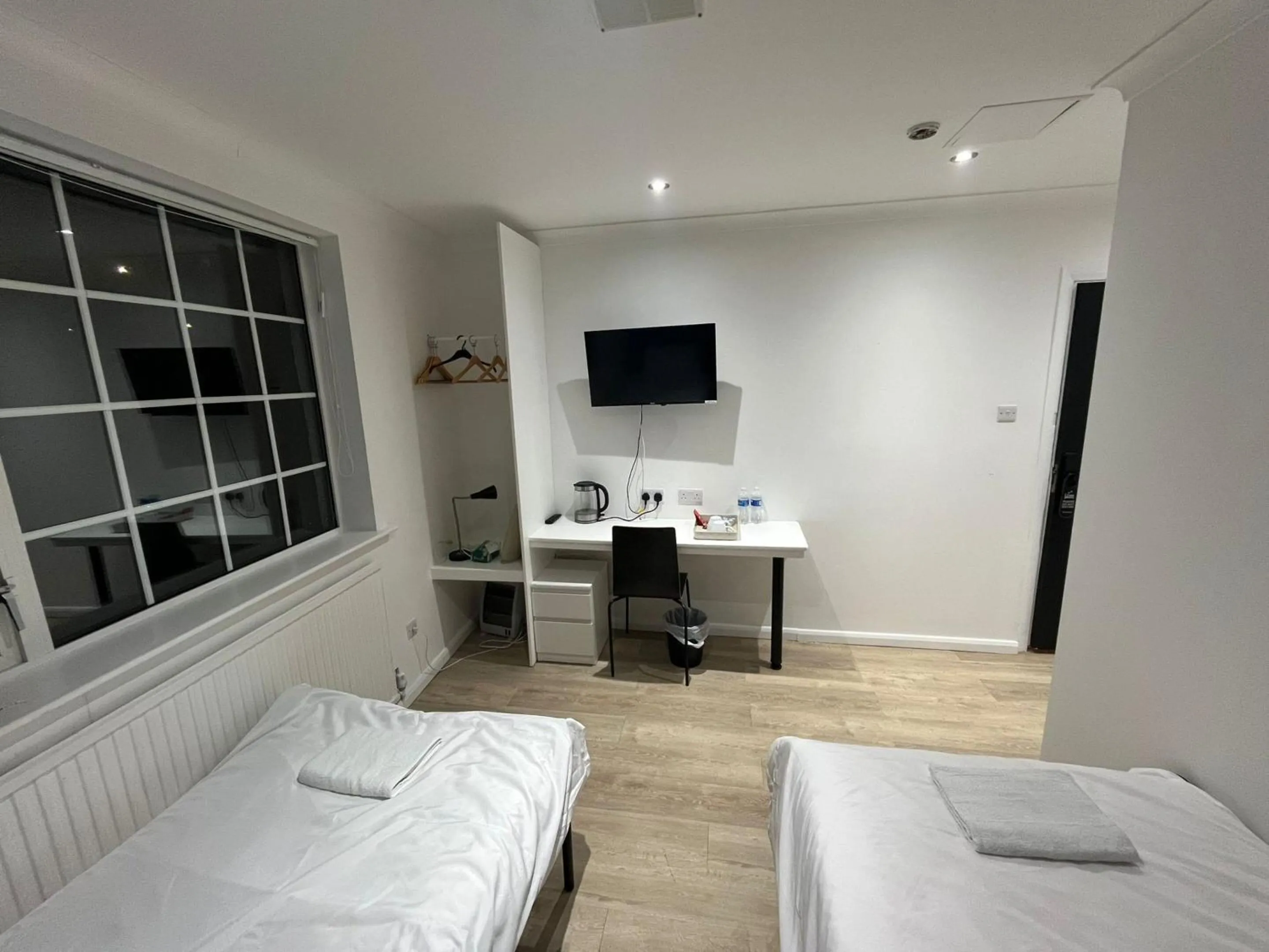 Bedroom, Bed in White Rose Hotel and Restaurant