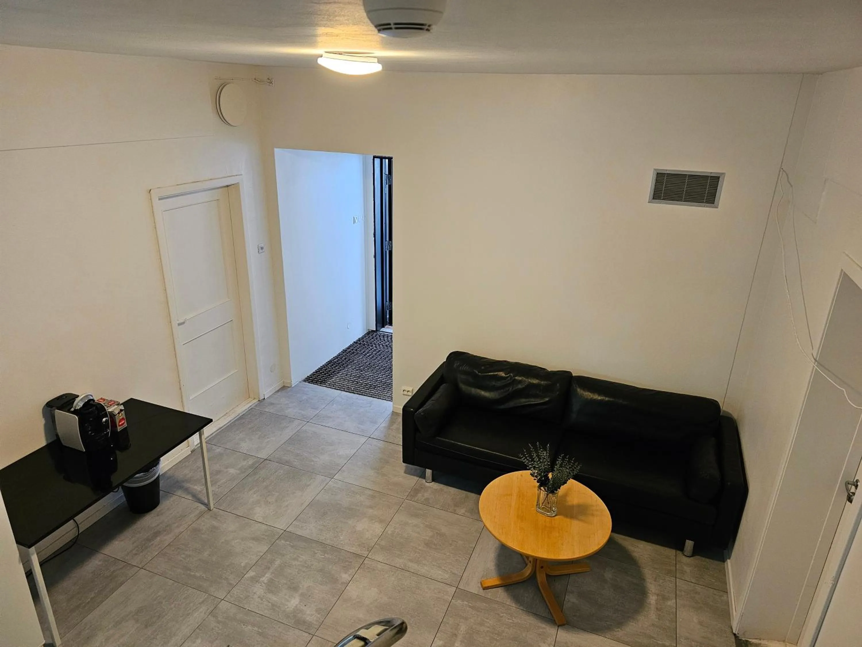 Brufjell Hostel & Parking