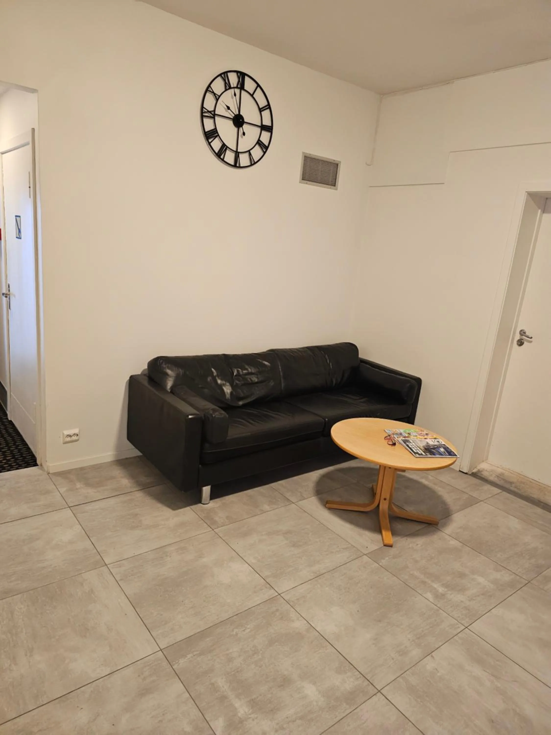 Brufjell Hostel & Parking