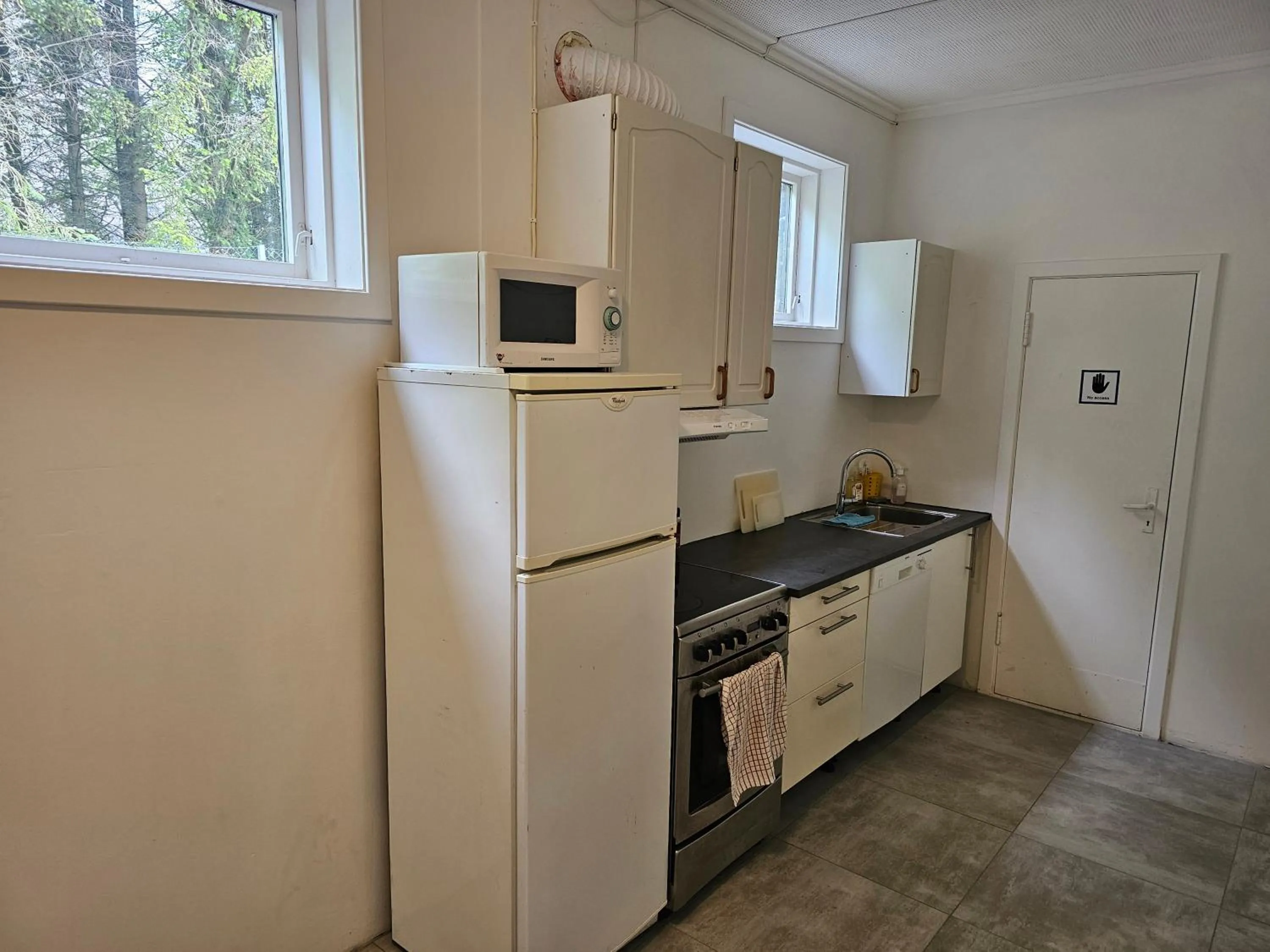 Brufjell Hostel & Parking