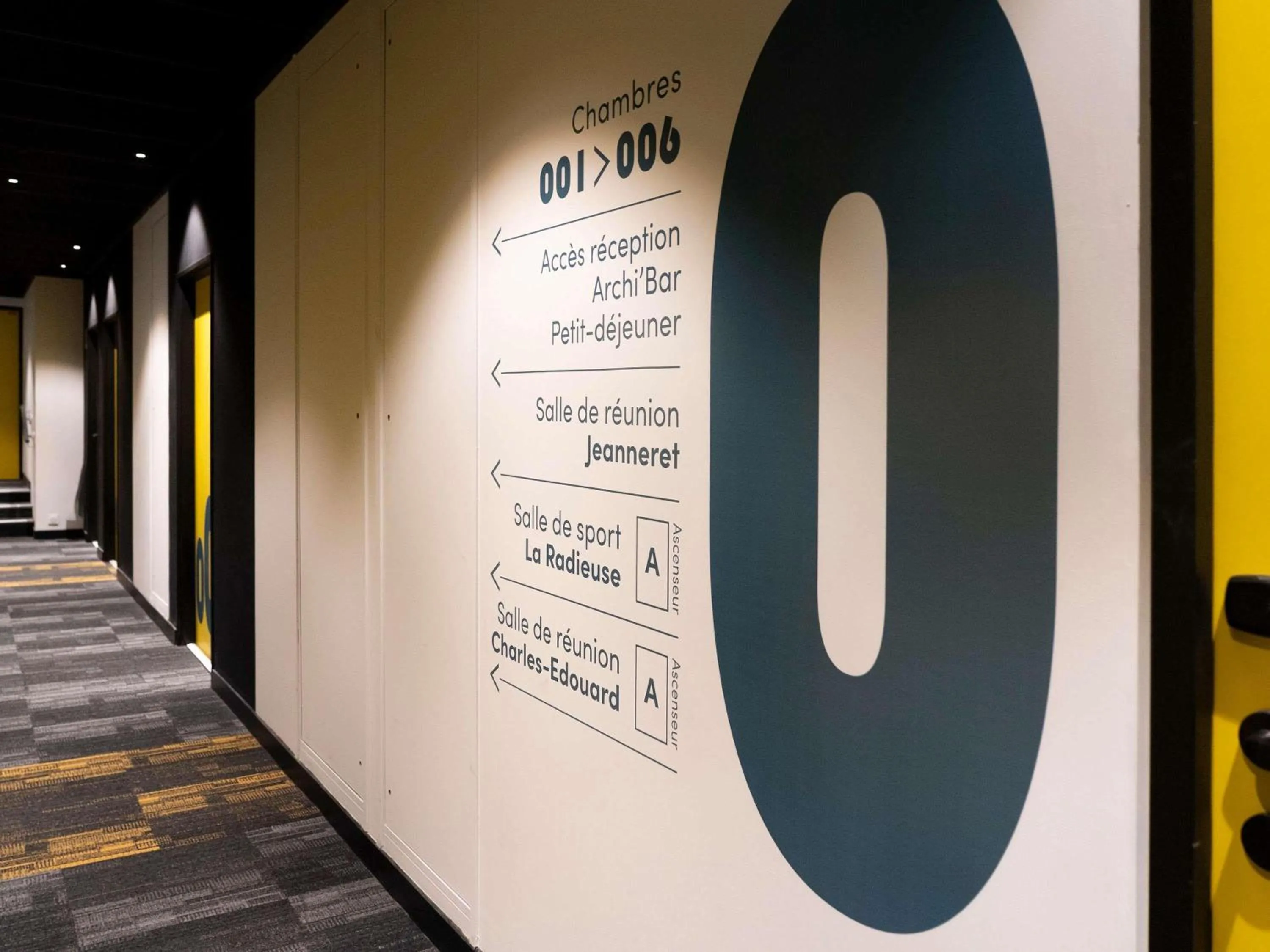 Photo of the whole room in ibis Styles Dreux Centre Gare