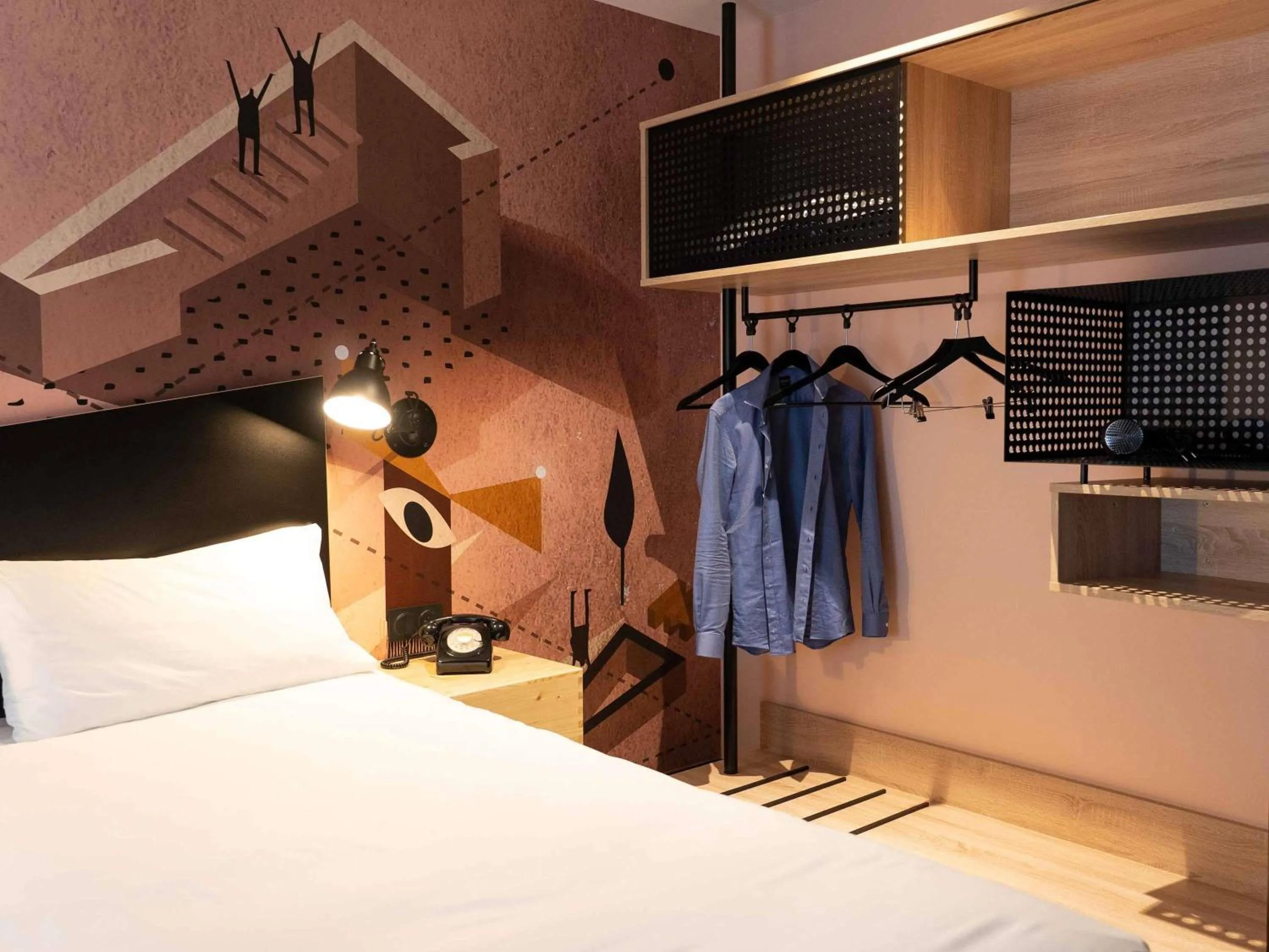 Bedroom, Bed in ibis Styles Dreux Centre Gare