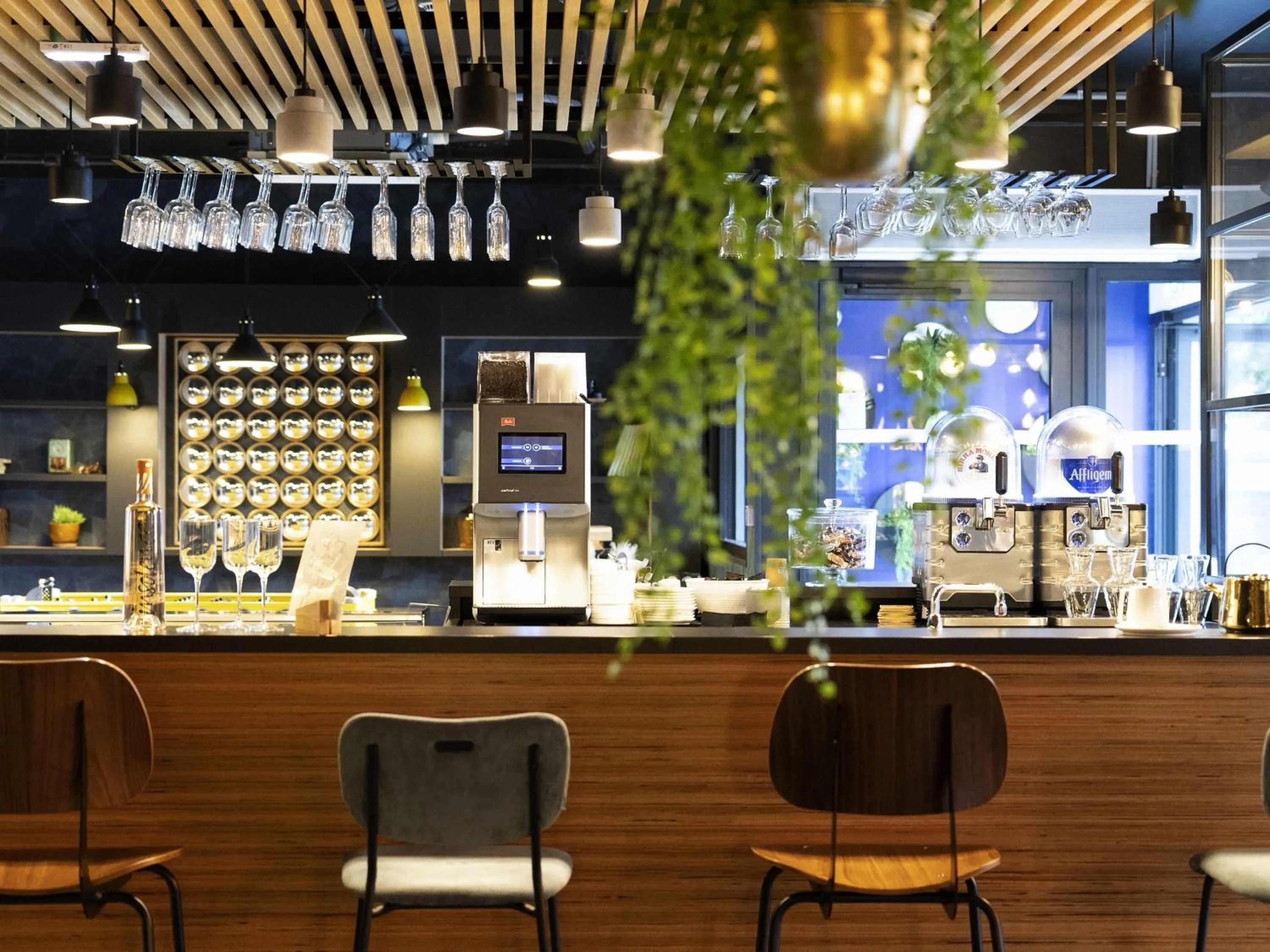 Lounge or bar in ibis Styles Dreux Centre Gare