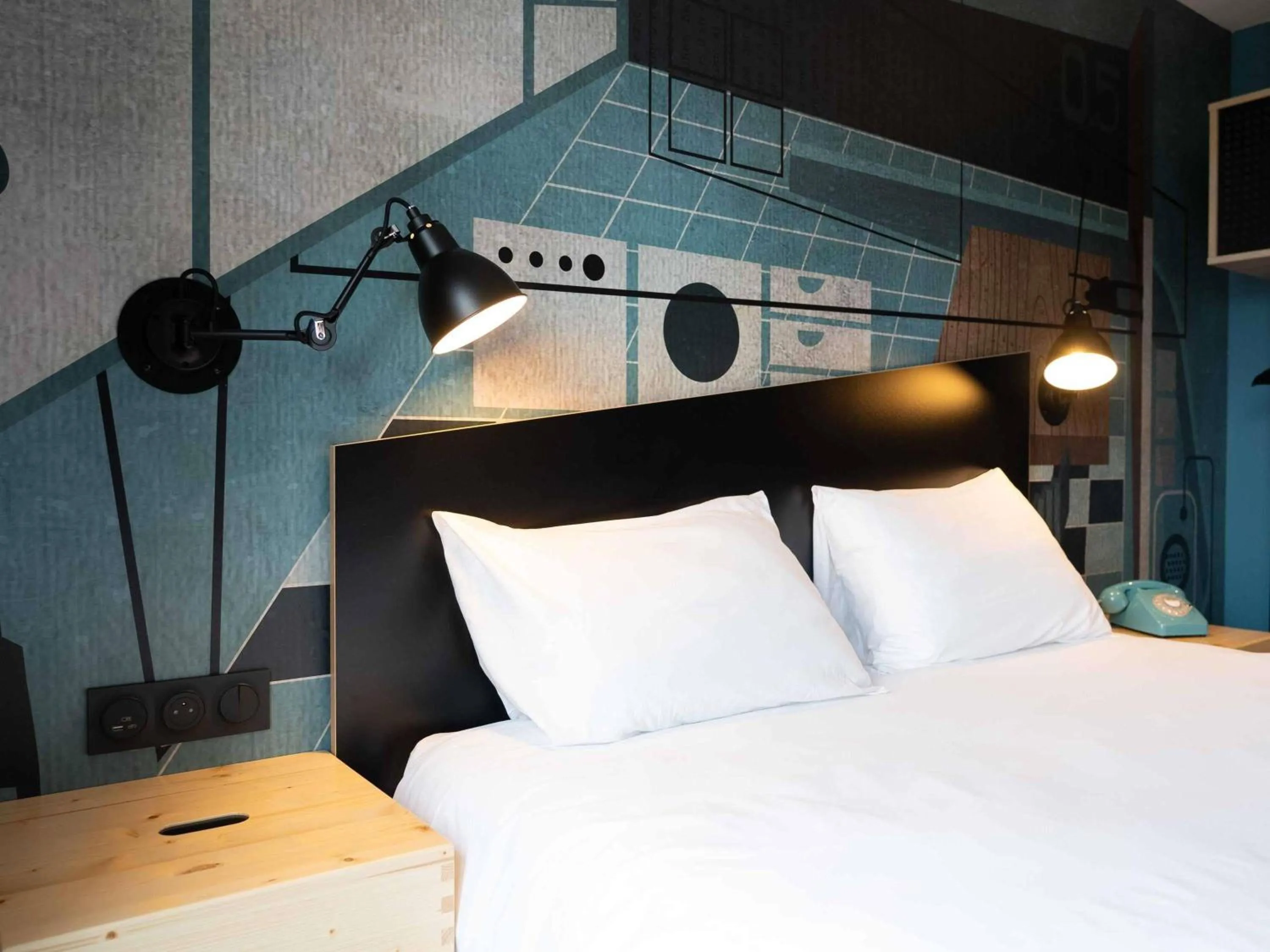 Bedroom, Bed in ibis Styles Dreux Centre Gare