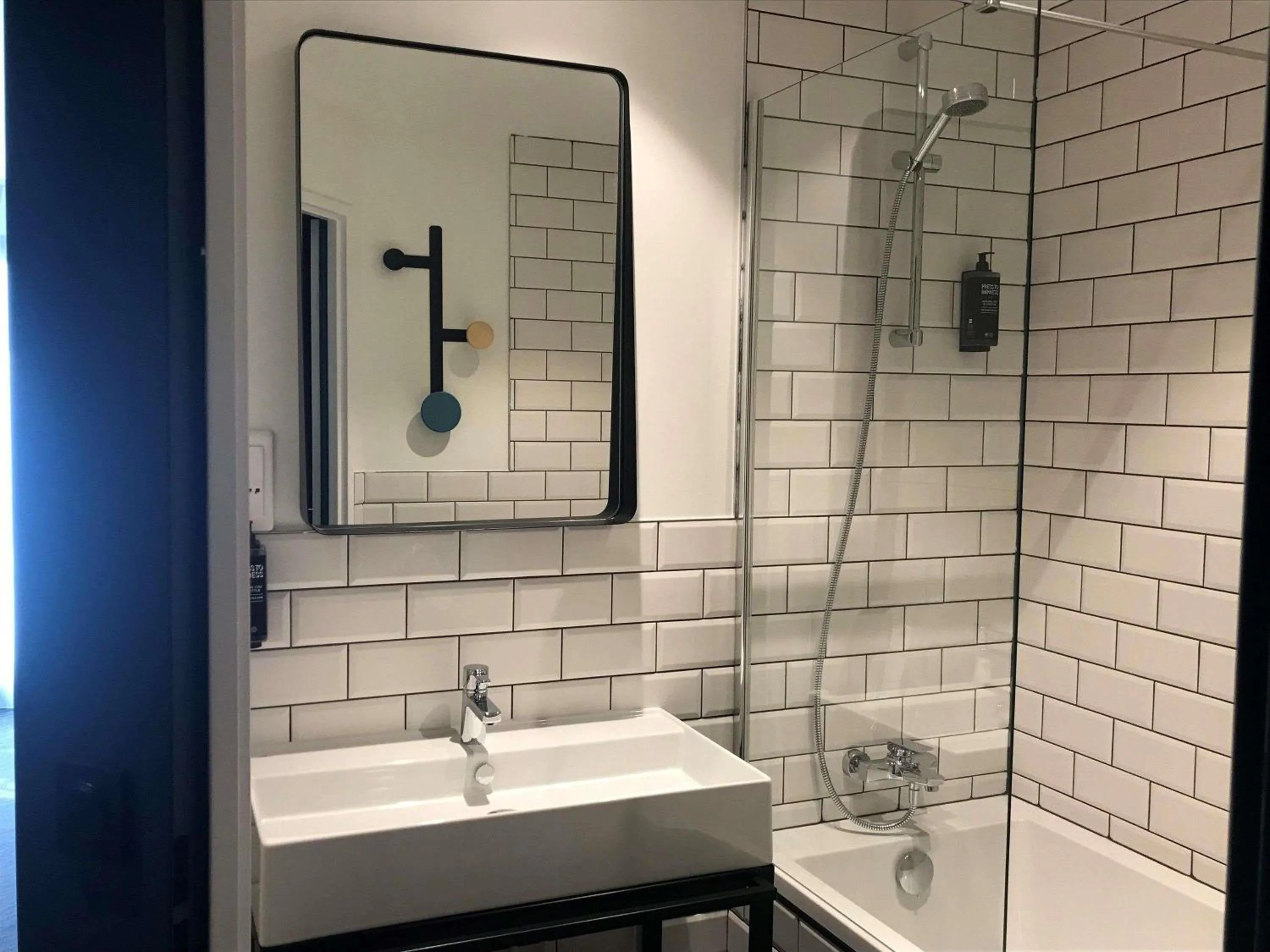 Bedroom in ibis Styles Dreux Centre Gare