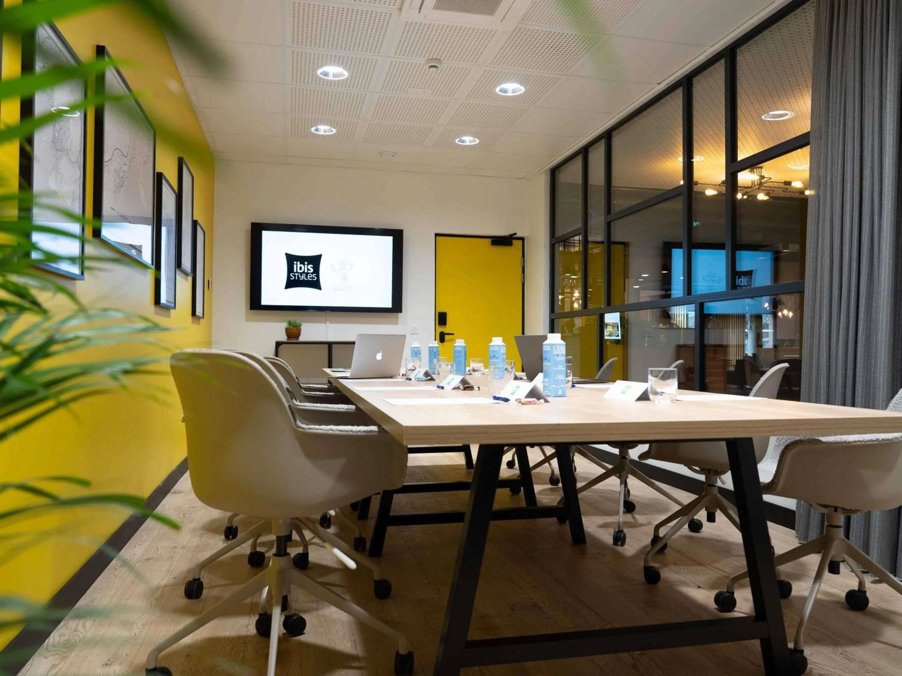 Meeting/conference room in ibis Styles Dreux Centre Gare