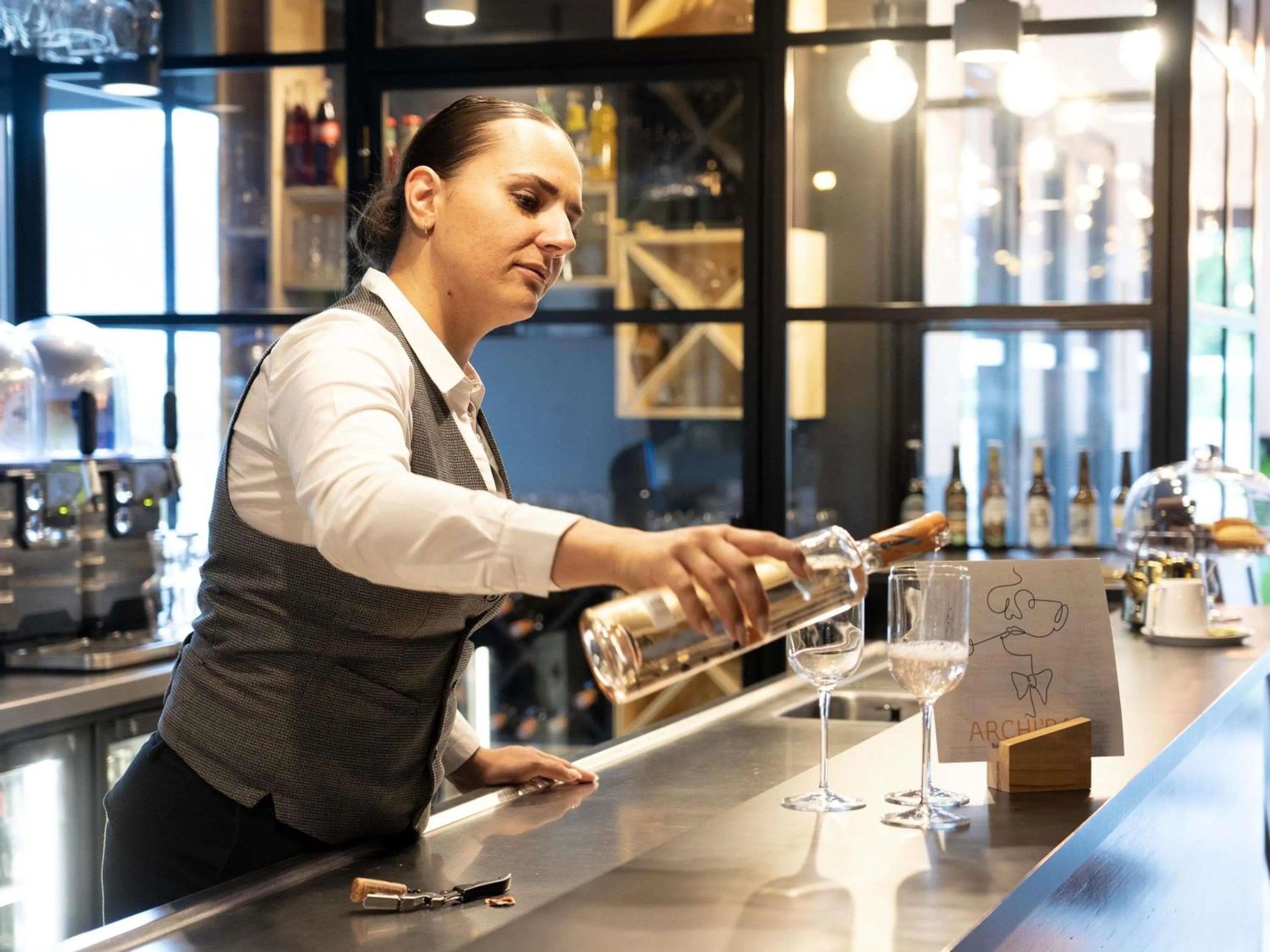 Lounge or bar in ibis Styles Dreux Centre Gare