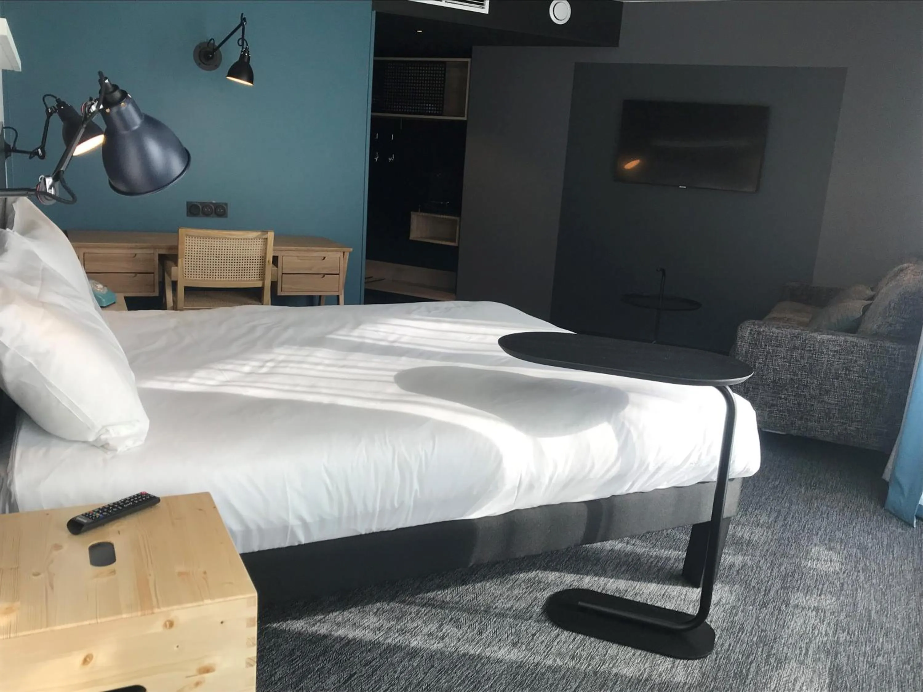 Photo of the whole room, Bed in ibis Styles Dreux Centre Gare