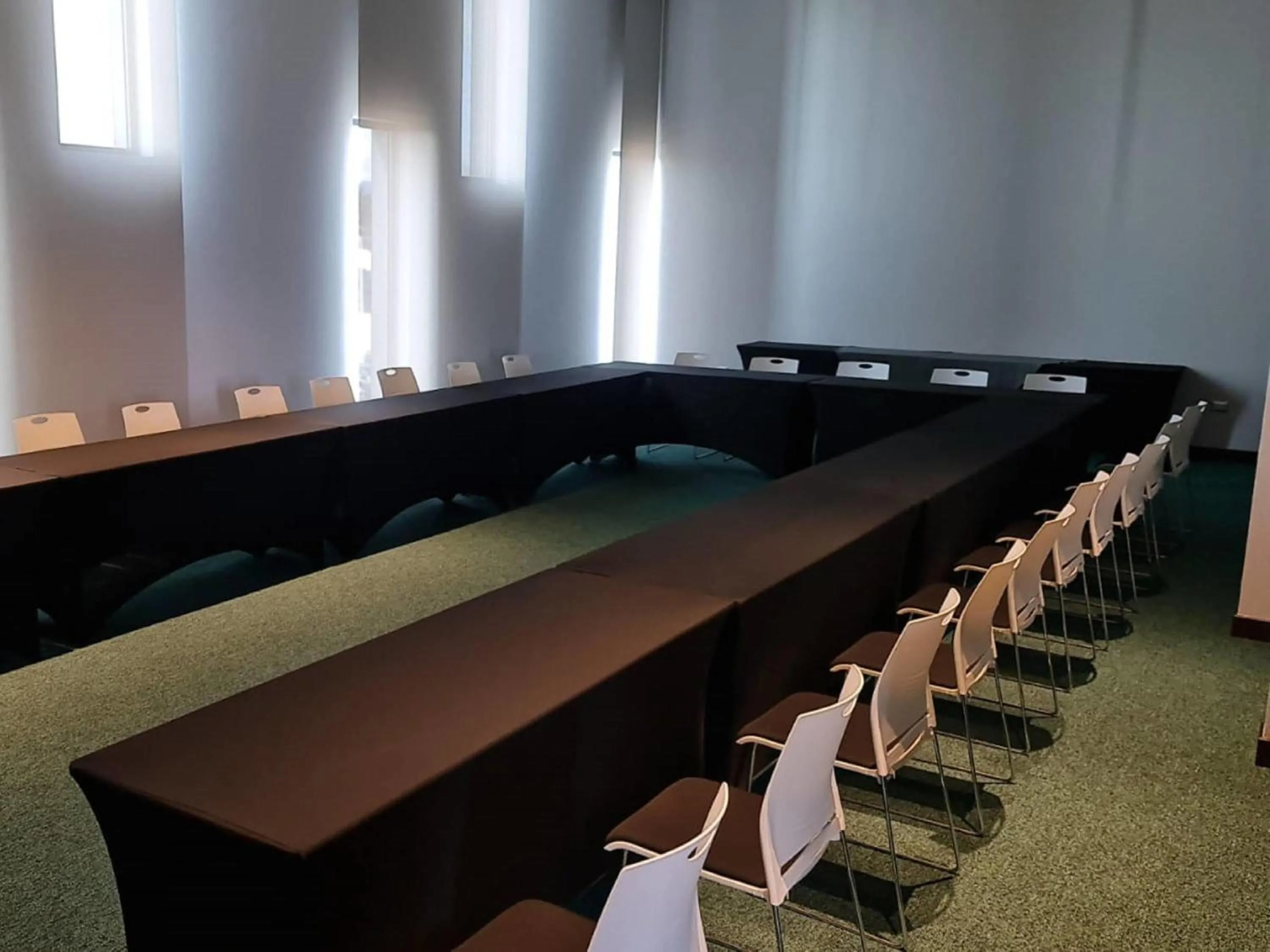 Meeting/conference room in Novotel Arica