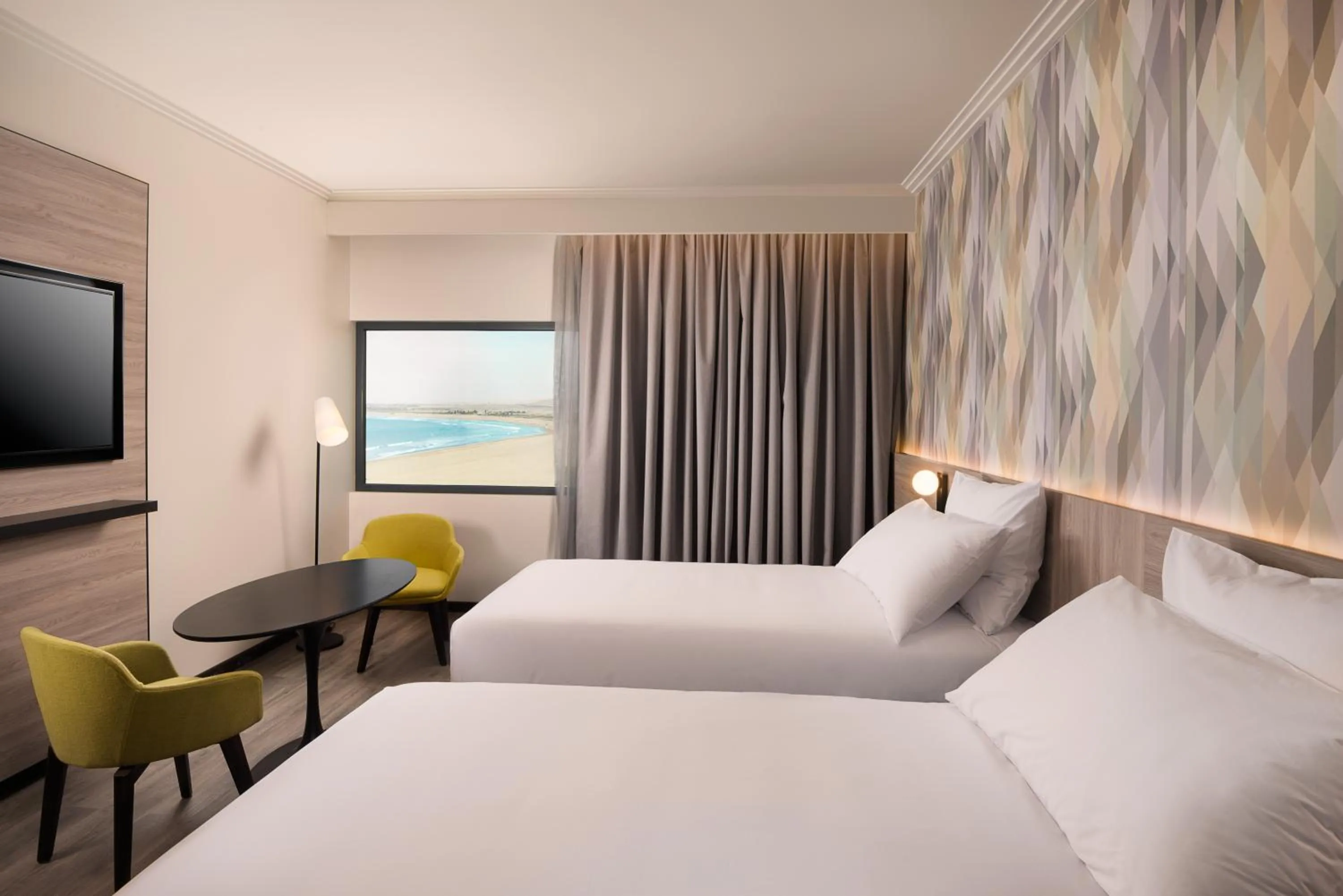 Bedroom, Bed in Novotel Arica