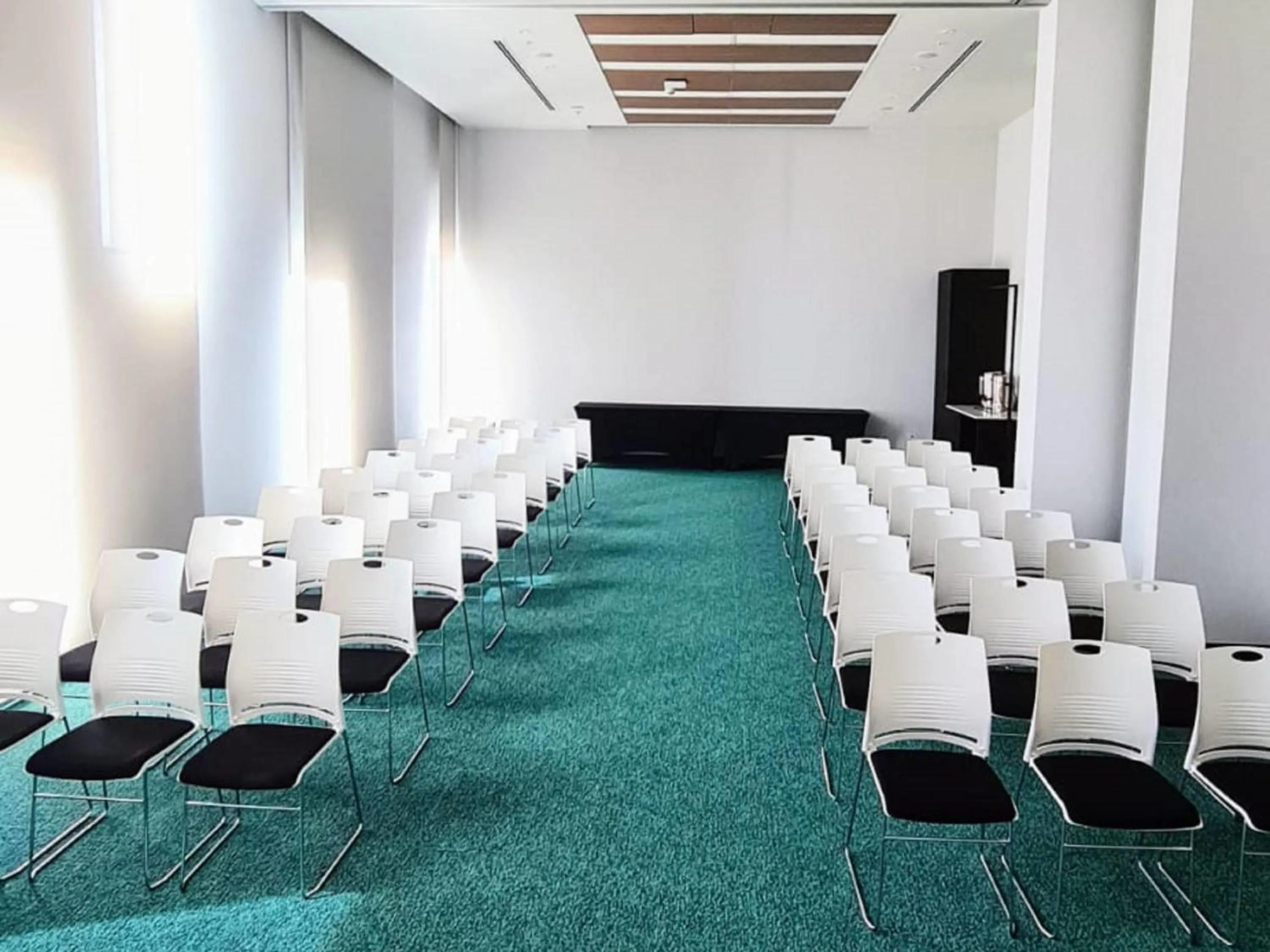 Meeting/conference room in Novotel Arica