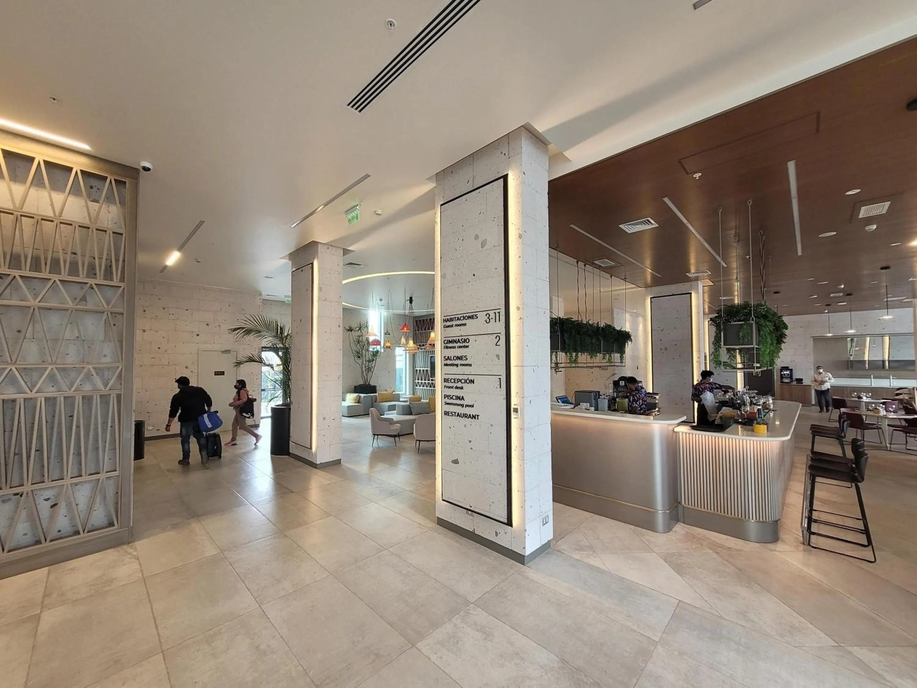 Lounge or bar in Novotel Arica