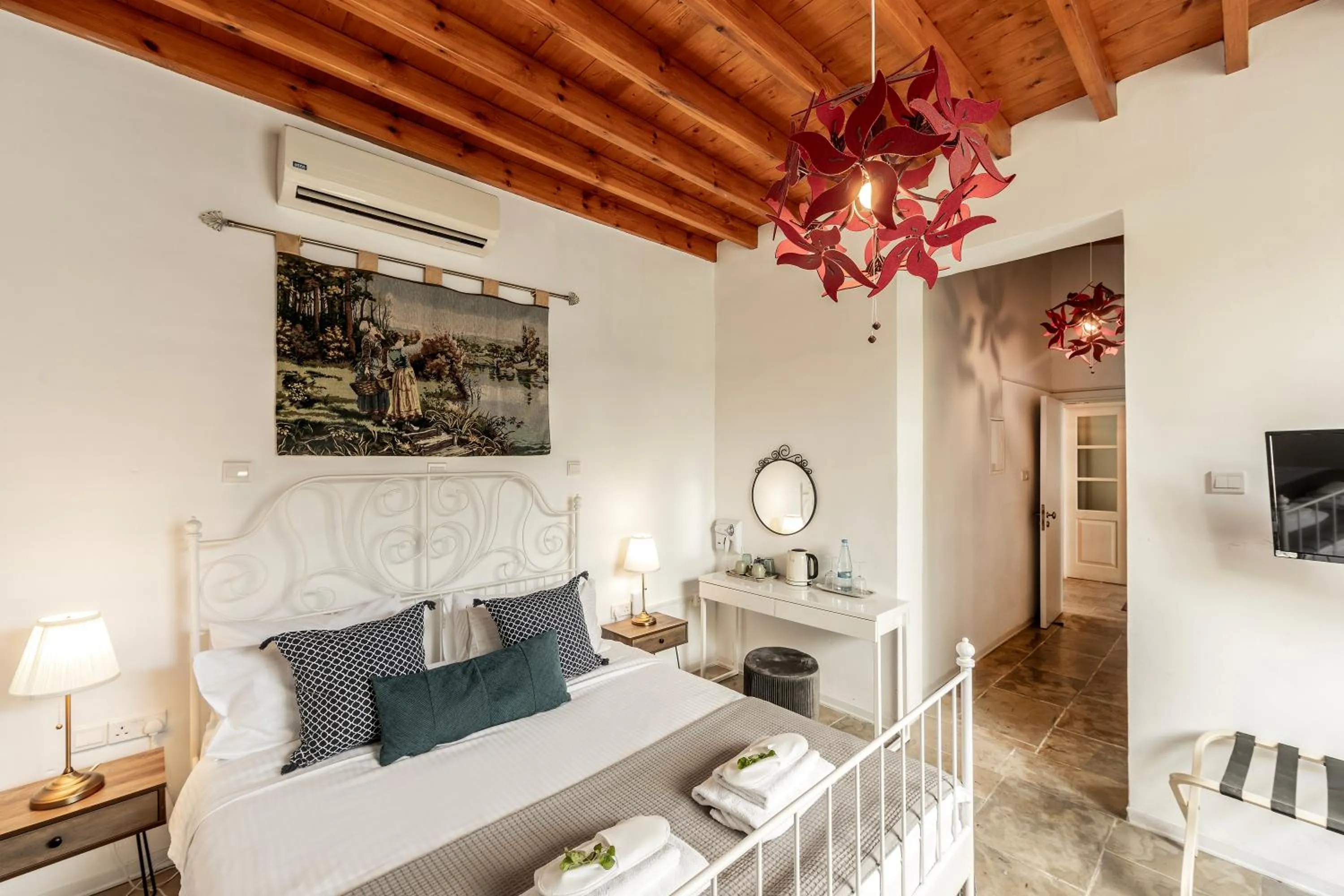 Bedroom, Bed in Edem Traditional House