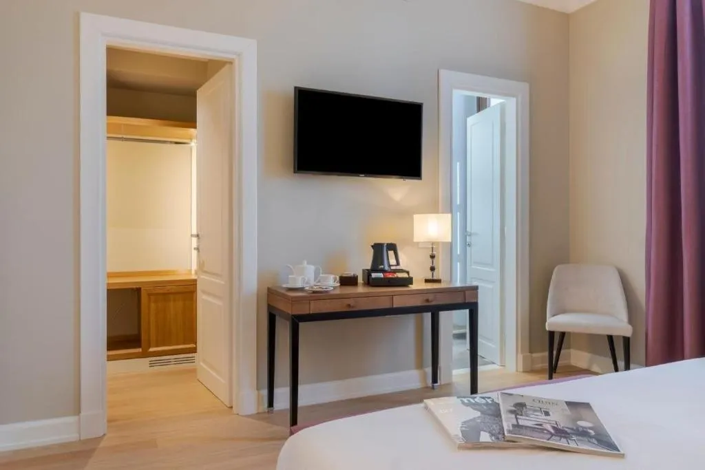 TV and multimedia, Bed in Villa Neroli - Place of Charme