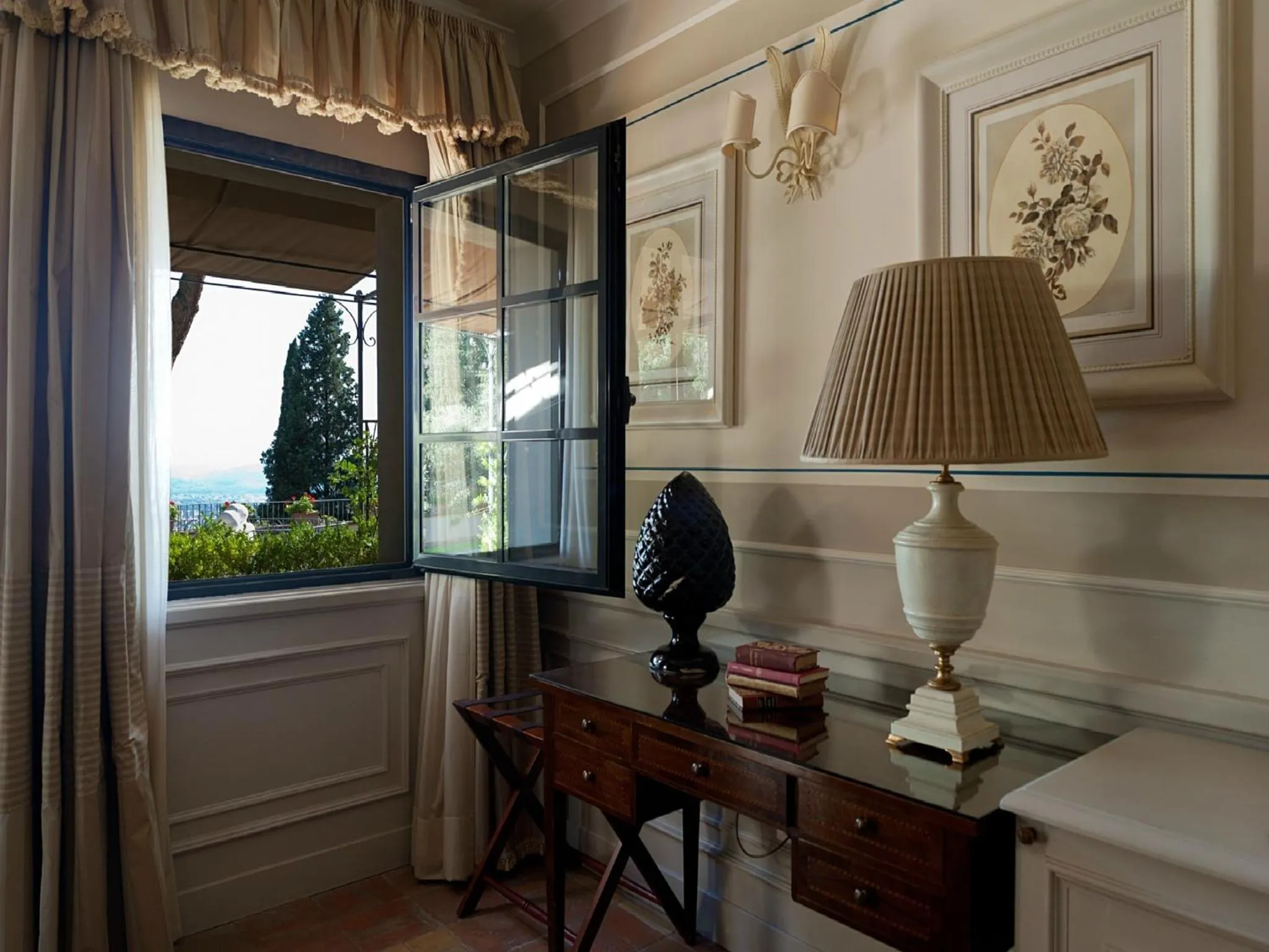 Seating area in FH55 Hotel Villa Fiesole