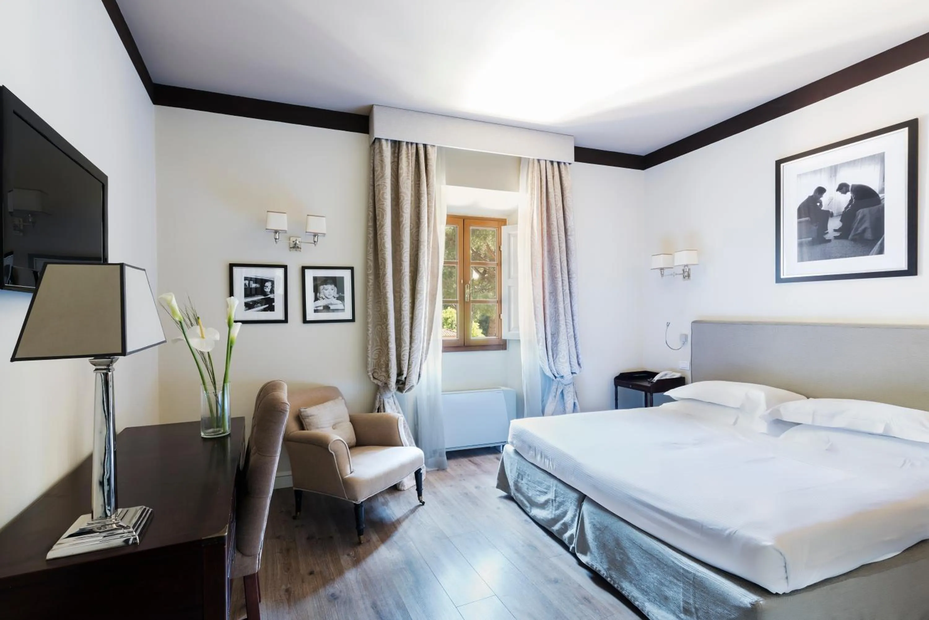 Bed in FH55 Hotel Villa Fiesole