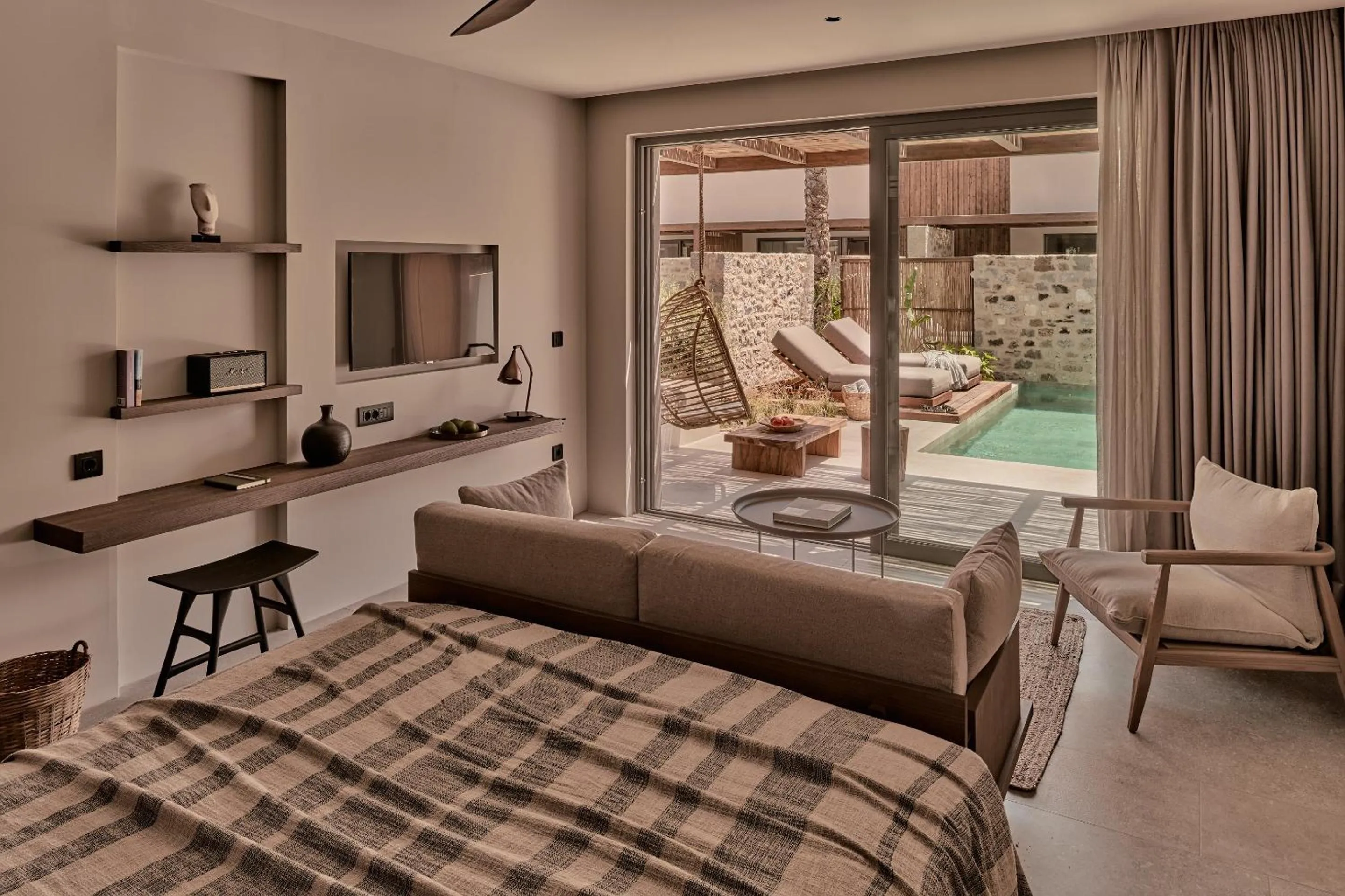 TV and multimedia, Bed in Theros All Suite Hotel - Adults Only