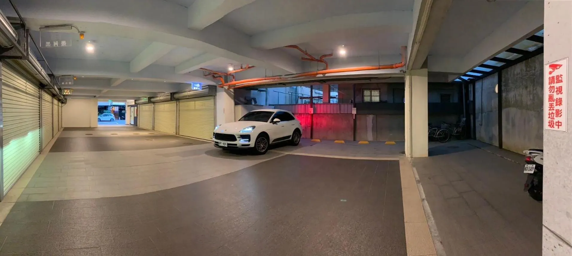 Parking in Fairy Tale City Motel