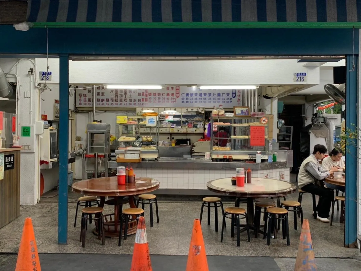 Restaurant/places to eat in Fairy Tale City Motel