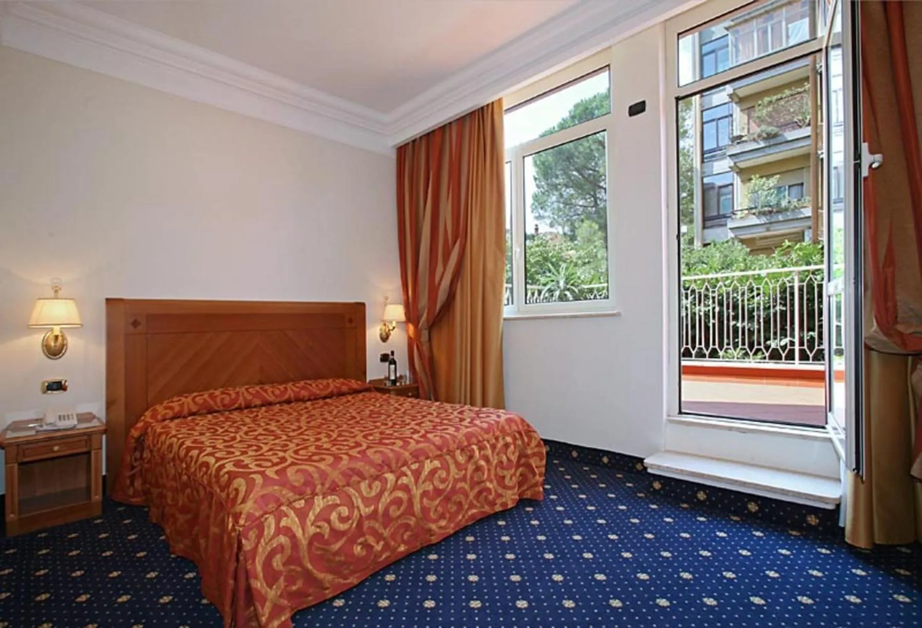 Photo of the whole room, Bed in Pinewood Hotel Rome