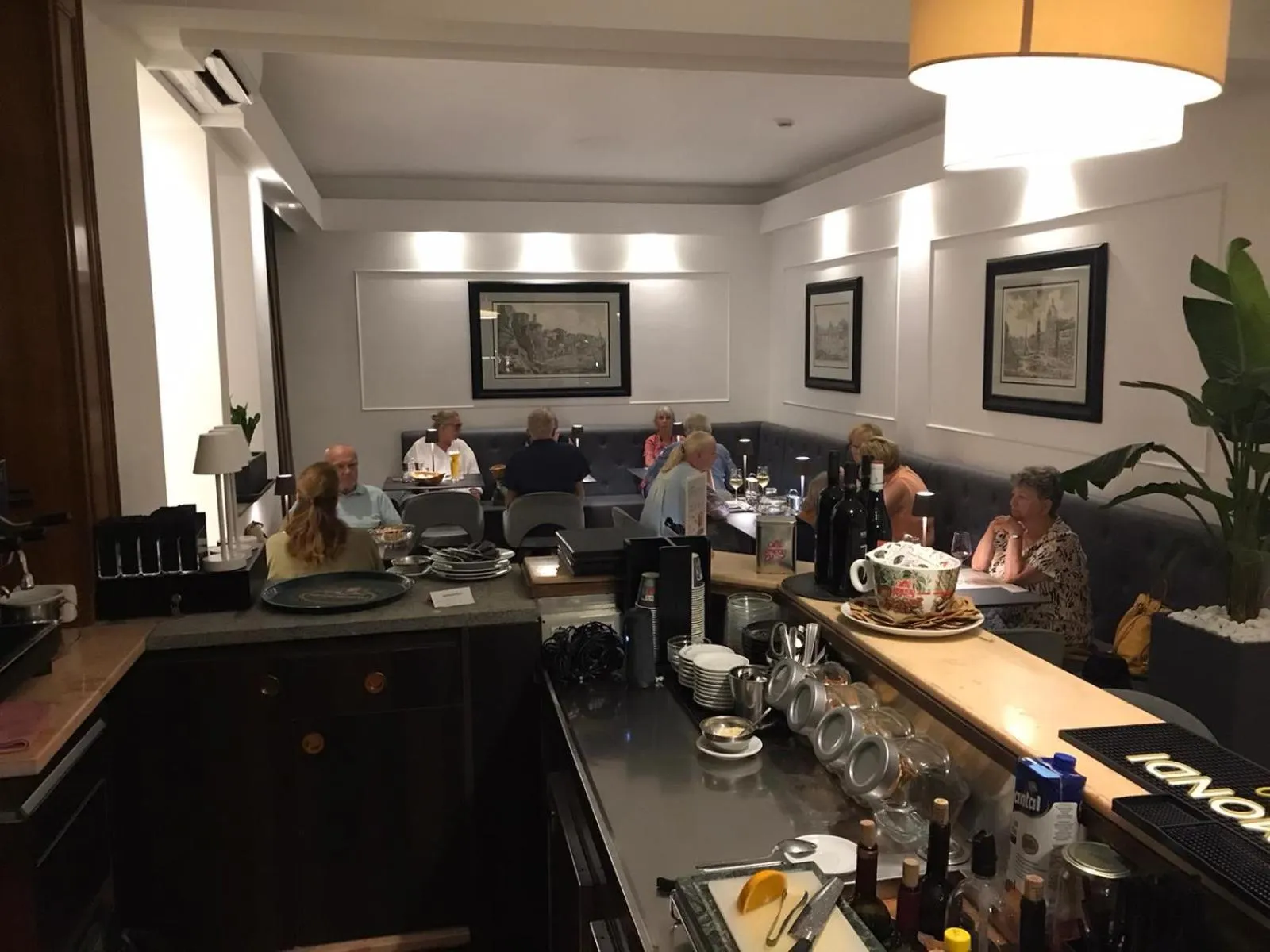 Restaurant/places to eat in Pinewood Hotel Rome