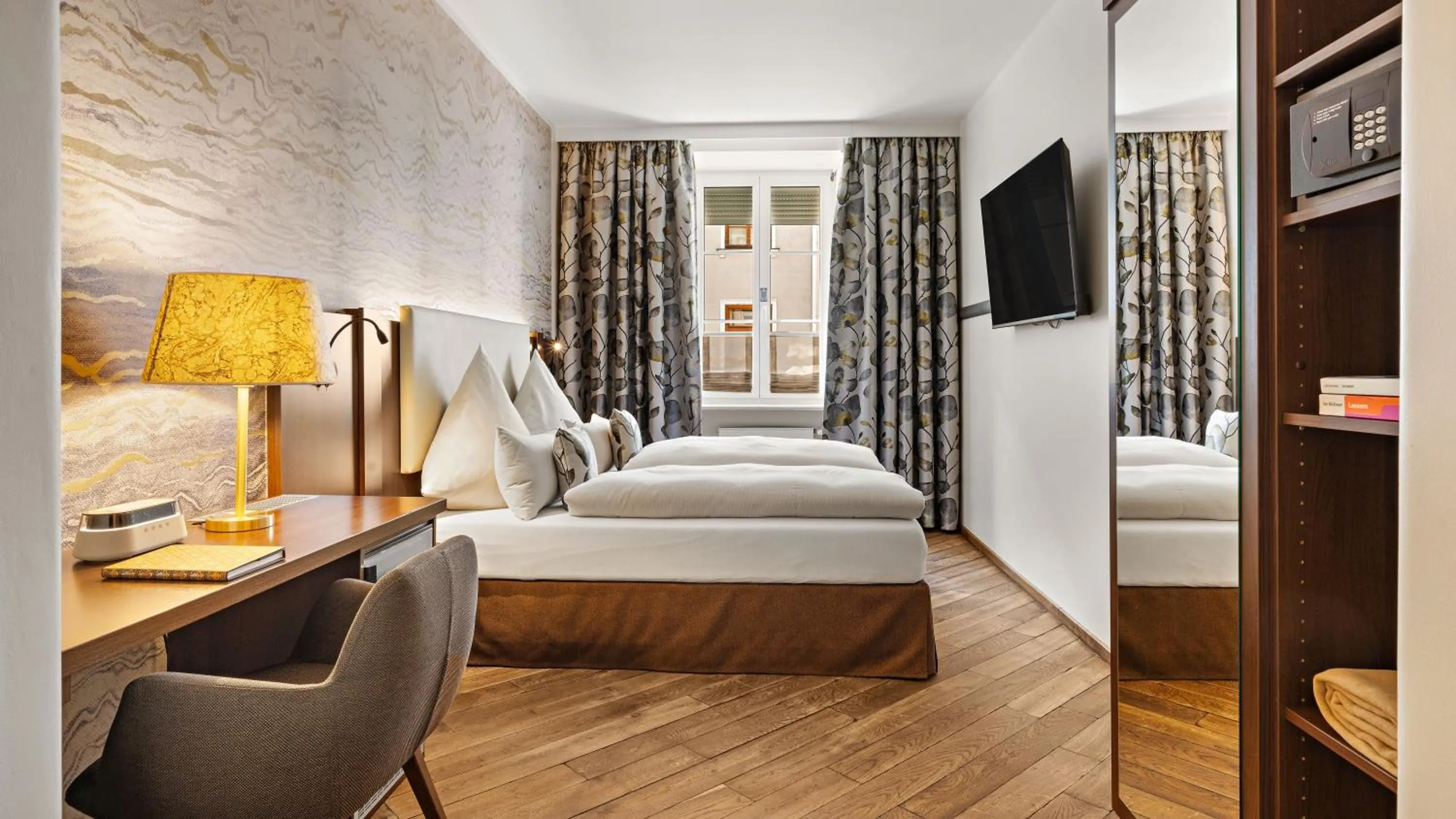 Bed in Hotel Deutsche Eiche