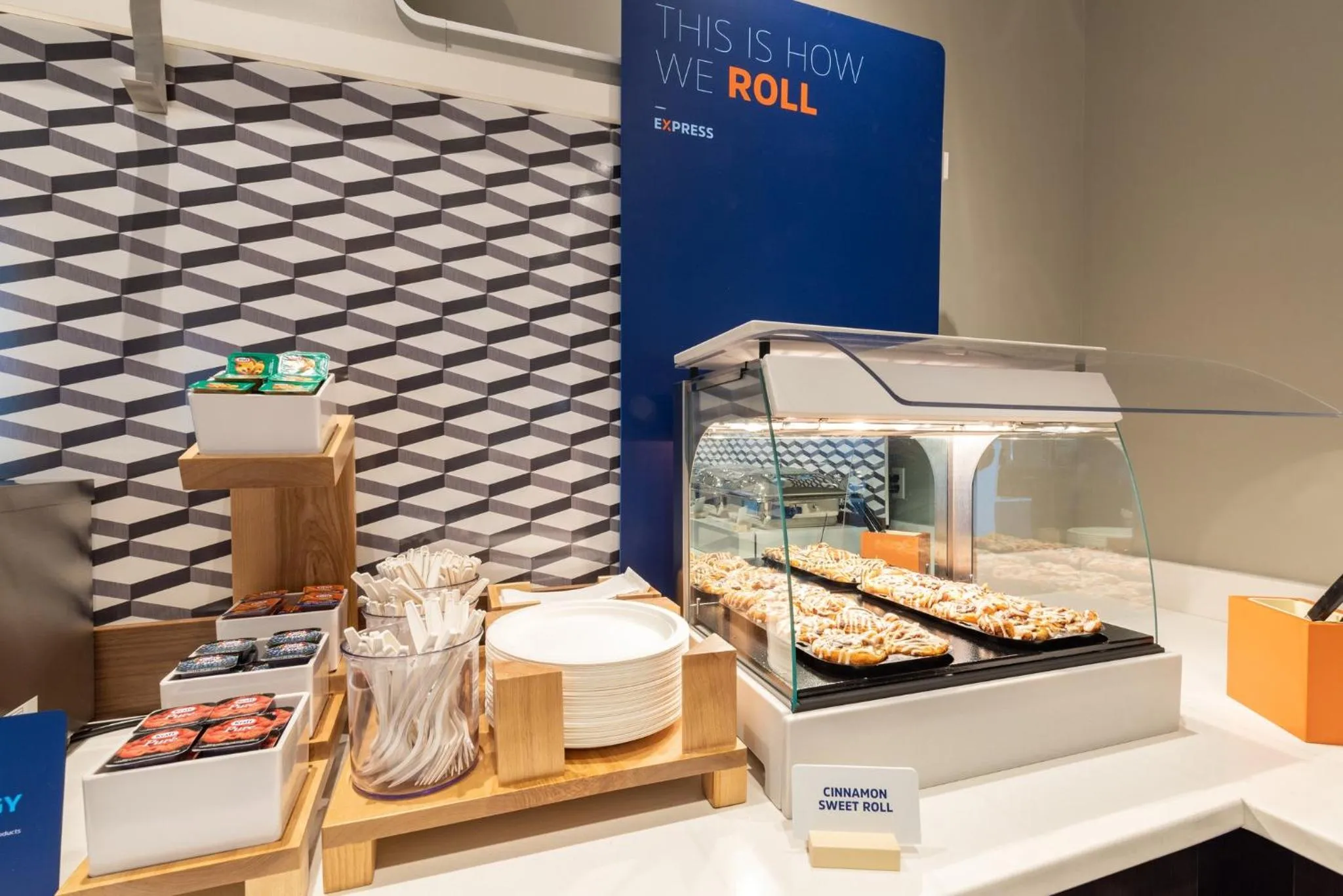 Breakfast in Holiday Inn Express & Suites - Jacksonville-Camp LeJeune Area by IHG