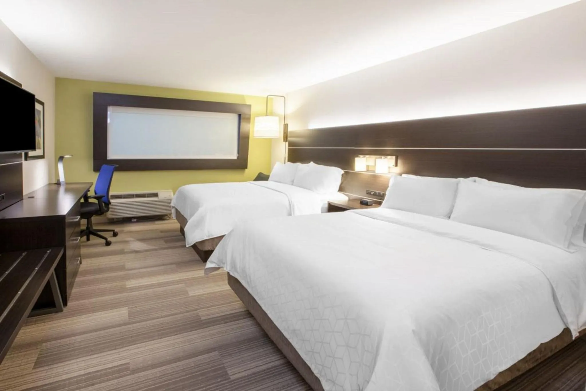 Photo of the whole room, Bed in Holiday Inn Express & Suites - Jacksonville-Camp LeJeune Area by IHG