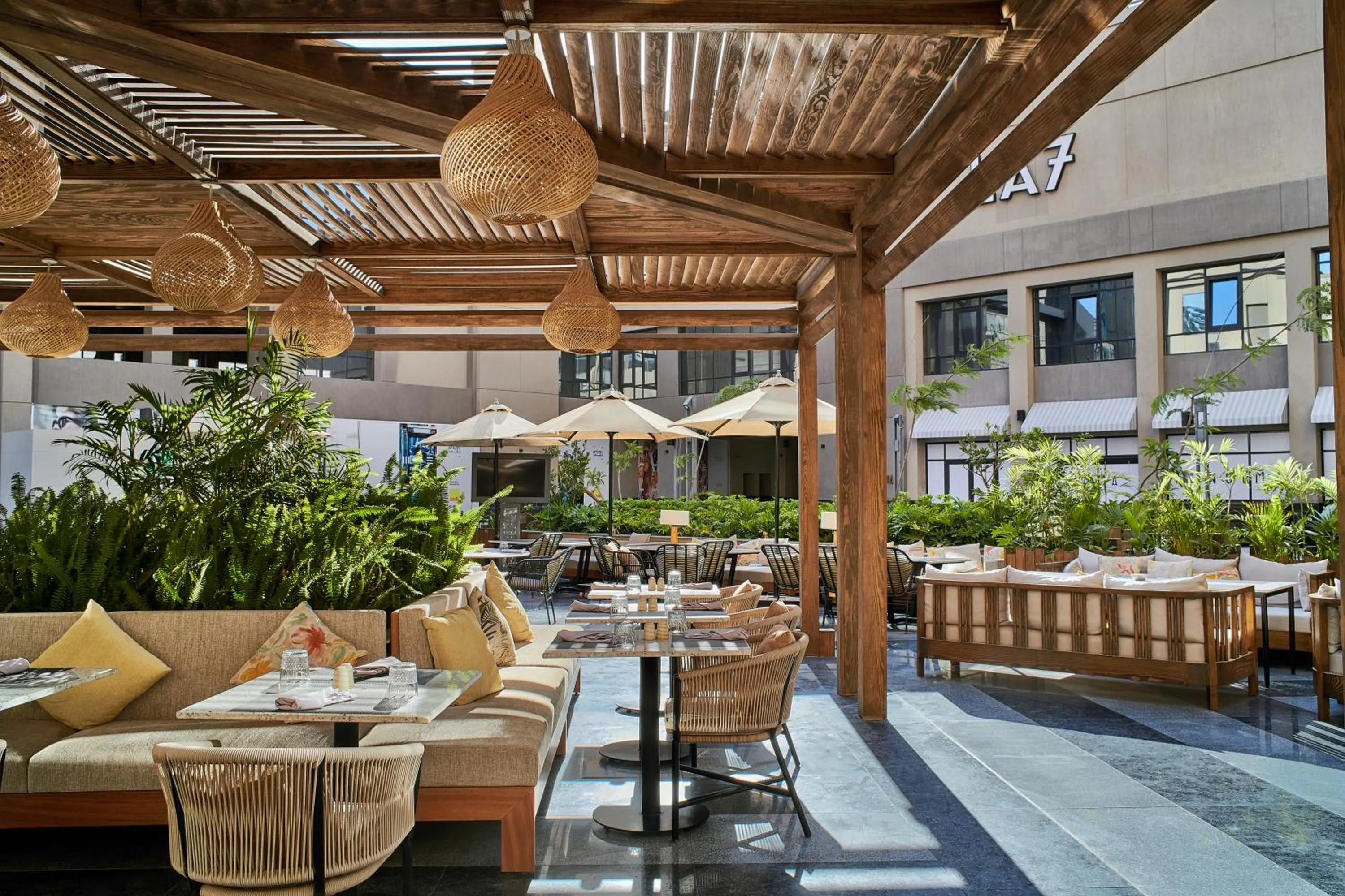 Restaurant/places to eat in Crowne Plaza - West Cairo Arkan by IHG