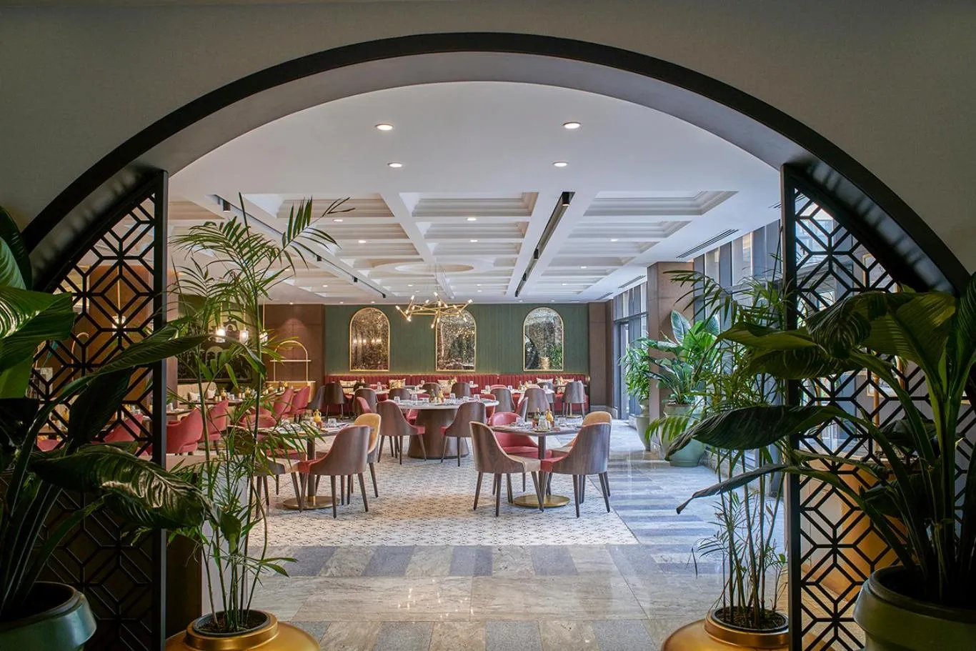 Restaurant/places to eat in Crowne Plaza - West Cairo Arkan by IHG