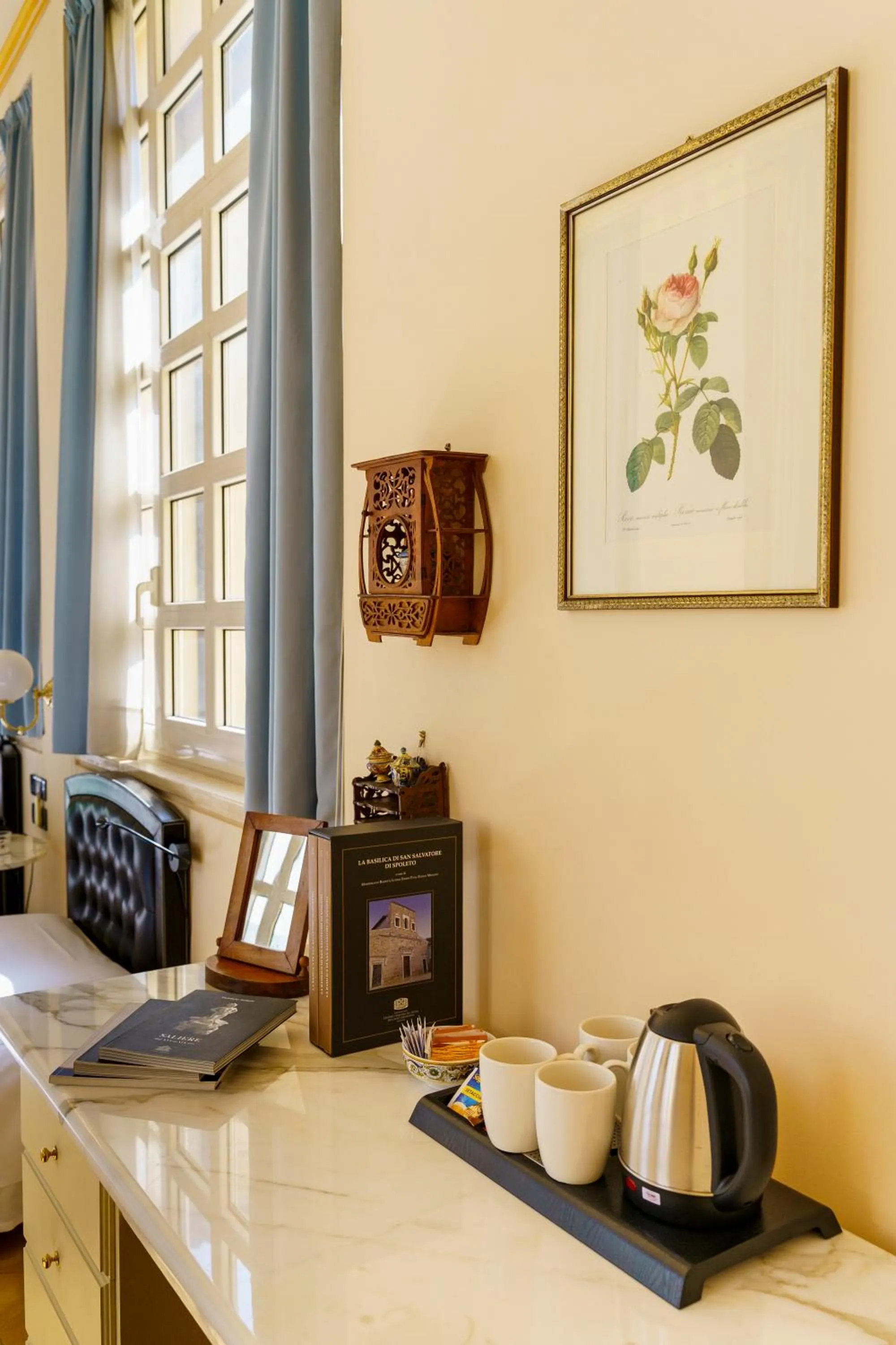 Coffee/tea facilities in Hotel San Luca