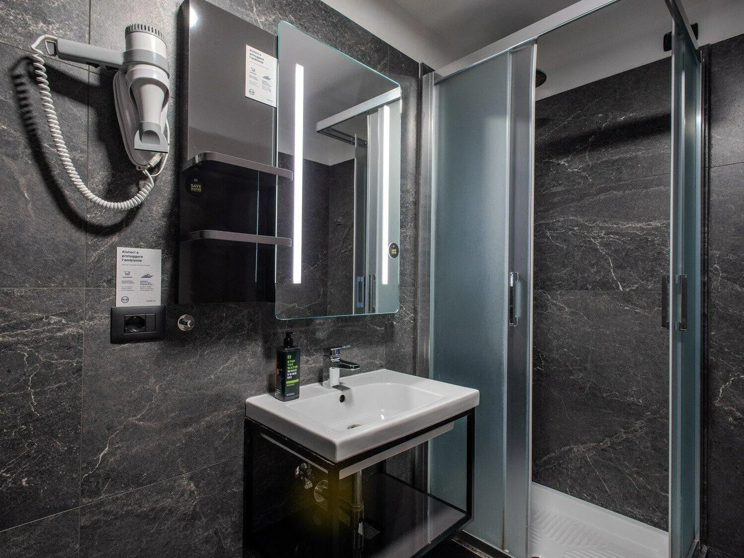 Photo of the whole room in B&B Hotel Firenze City Center