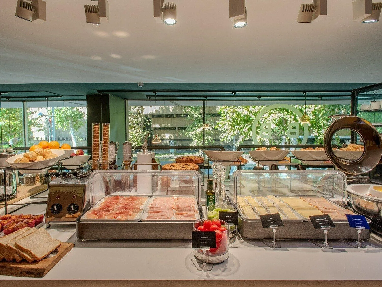 Restaurant/places to eat in B&B Hotel Firenze City Center