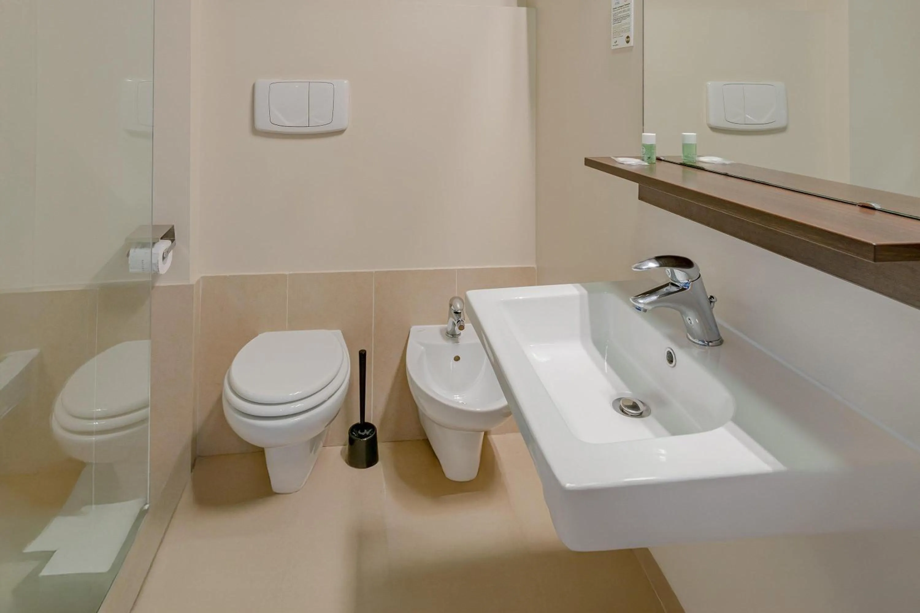 Bathroom in B&B Hotel Firenze City Center